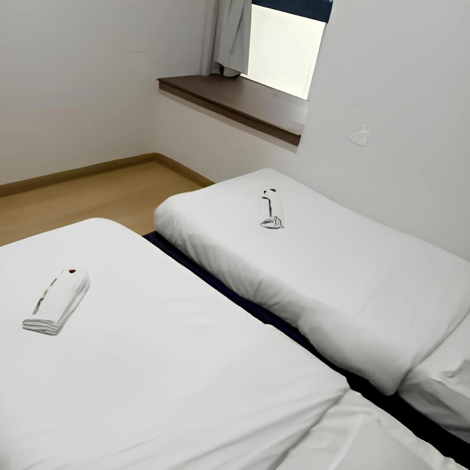 Bedroom, Bed in Cityview 2BR Country Garden Danga Bay - Natol