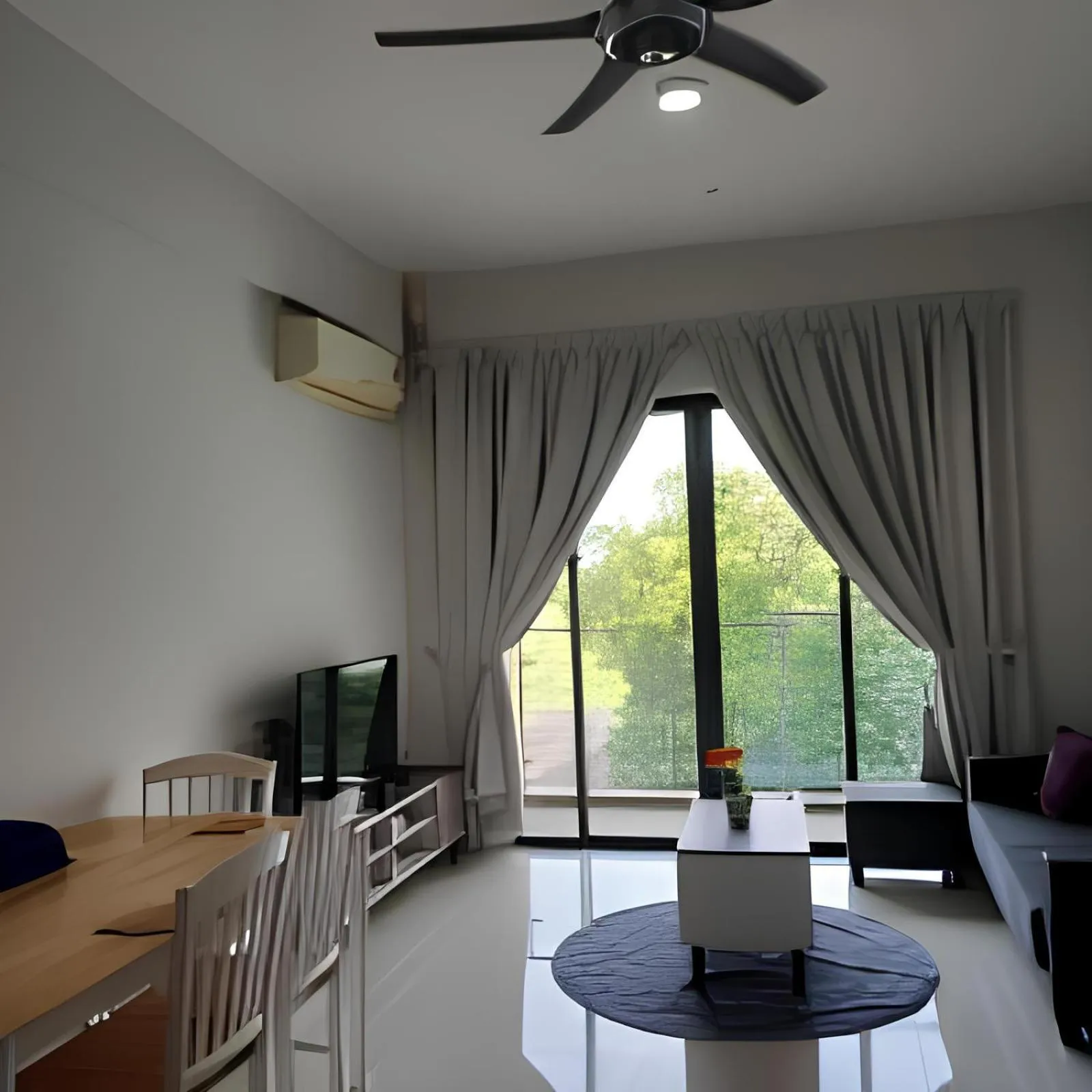 Living room in Cityview 2BR Country Garden Danga Bay - Natol