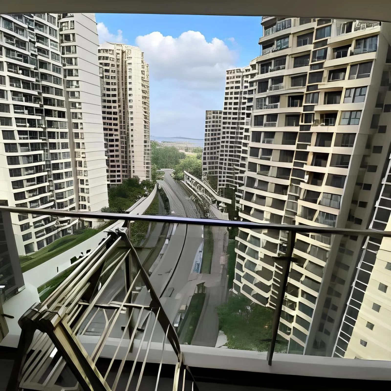 Property building in Cityview 2BR Country Garden Danga Bay - Natol