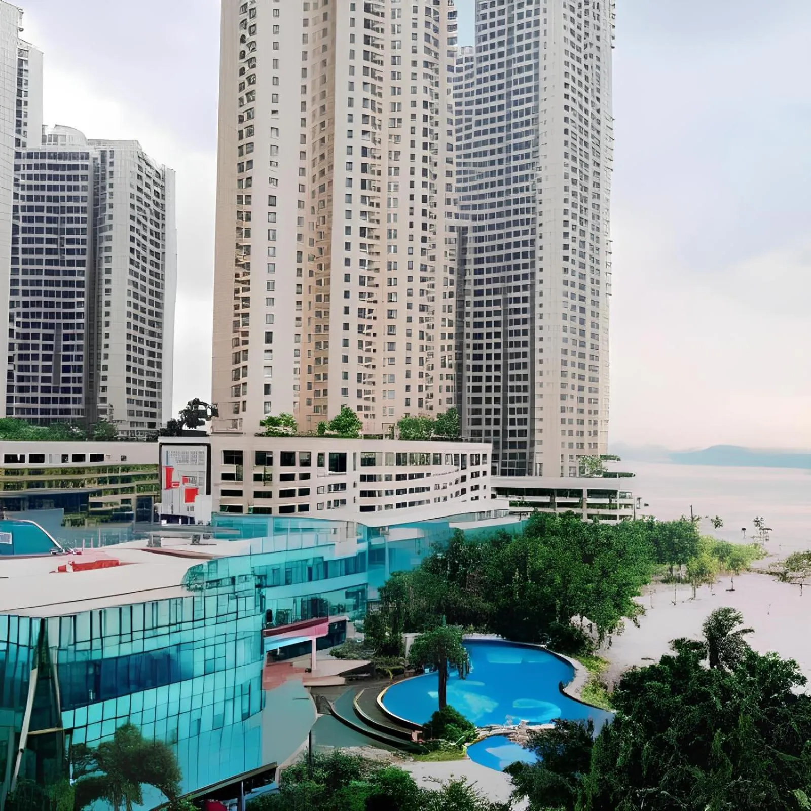 Property building in Cityview 2BR Country Garden Danga Bay - Natol