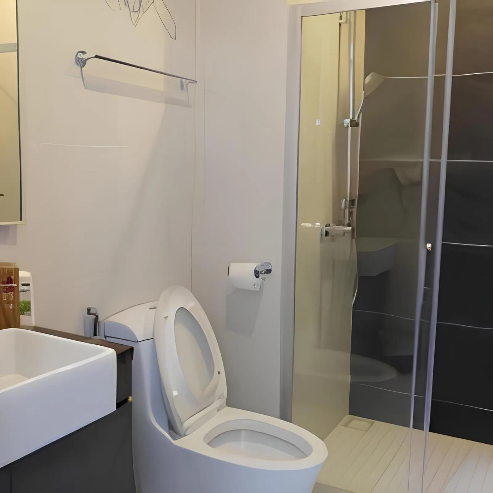 Toilet in Cityview 2BR Country Garden Danga Bay - Natol