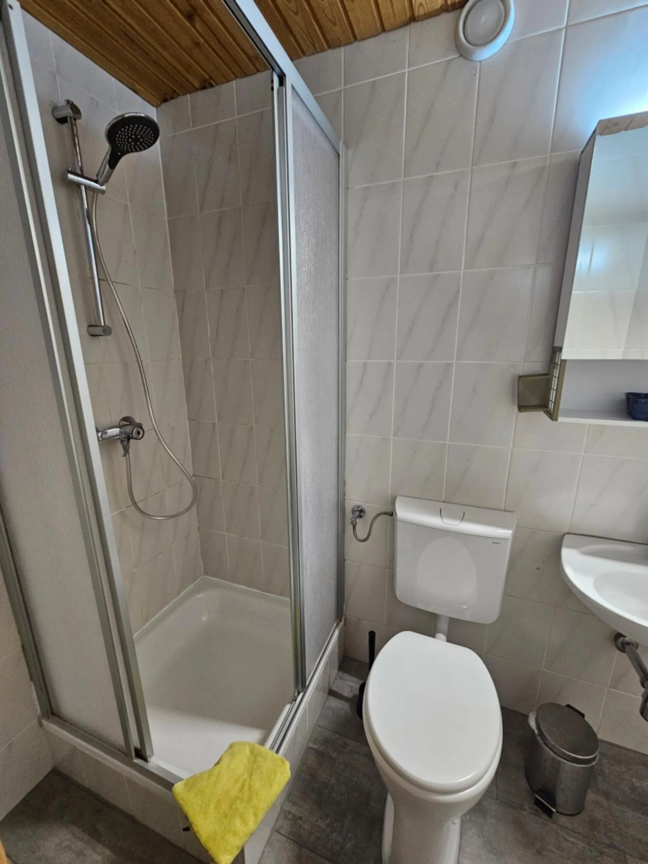 Shower in Karawanken Lodge