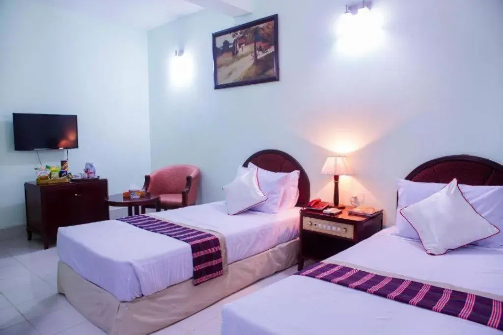Twin Room in Meridian Hotel & Restaurant Twin Room in Meridian Hotel & Restaurant