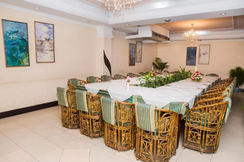 Meridian Hotel & Restaurant