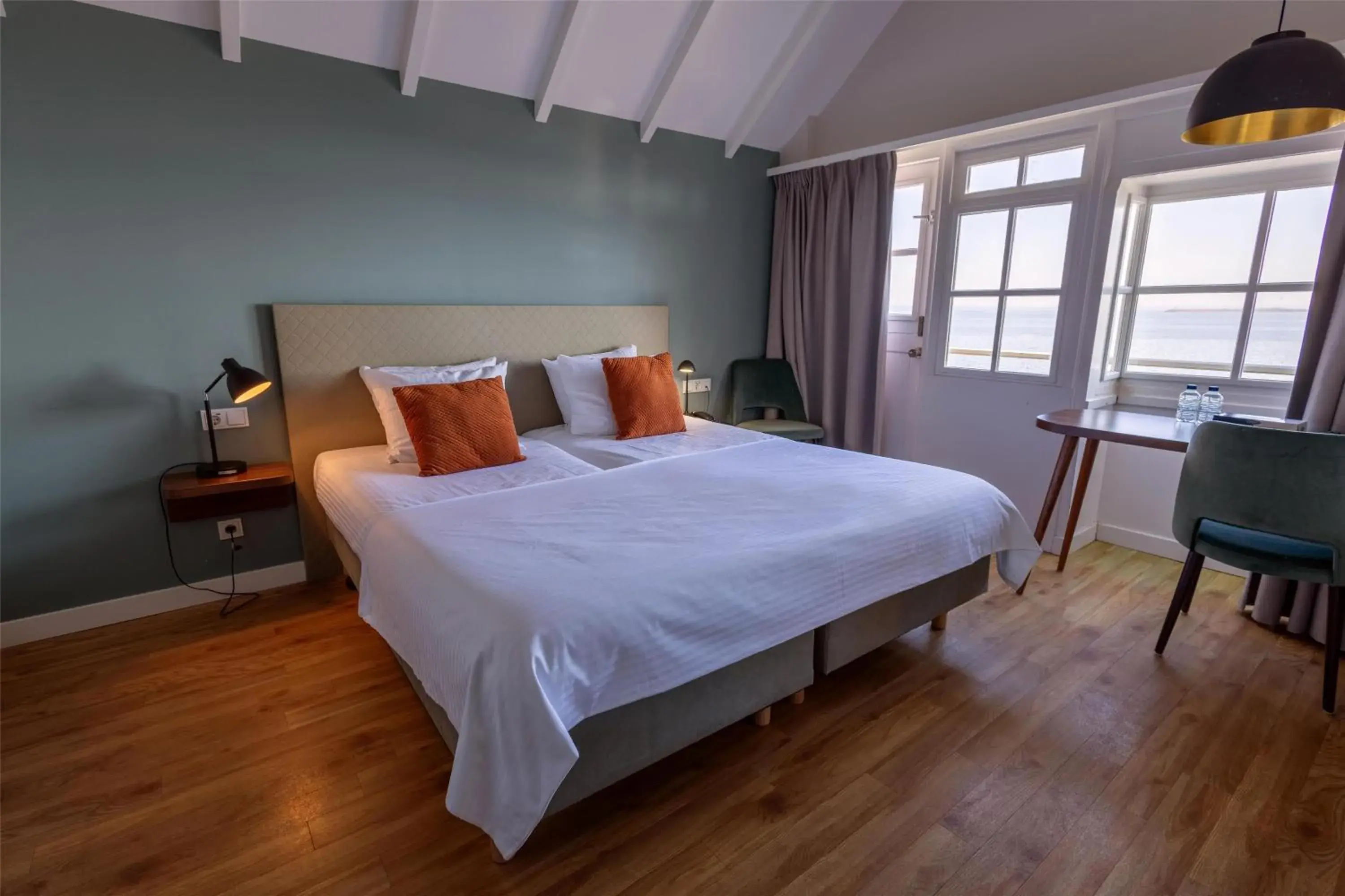 Comfort Twin Room With Lake View in Hotel Spaander BW Signature Collection Comfort Twin Room With Lake View in Hotel Spaander BW Signature Collection