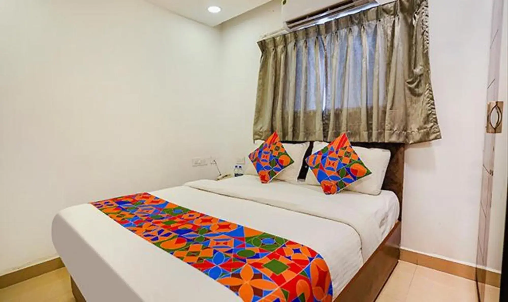 Bed in FabHotel Earth - Nr Guindy Industrial Estate Bed in FabHotel Earth - Nr Guindy Industrial Estate