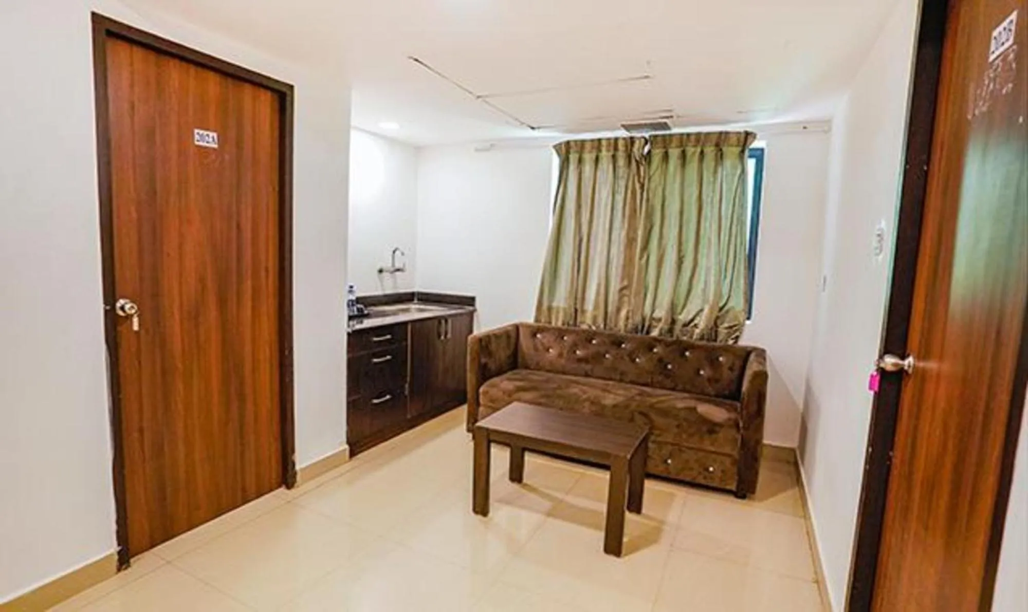 Seating area in FabHotel Earth - Nr Guindy Industrial Estate