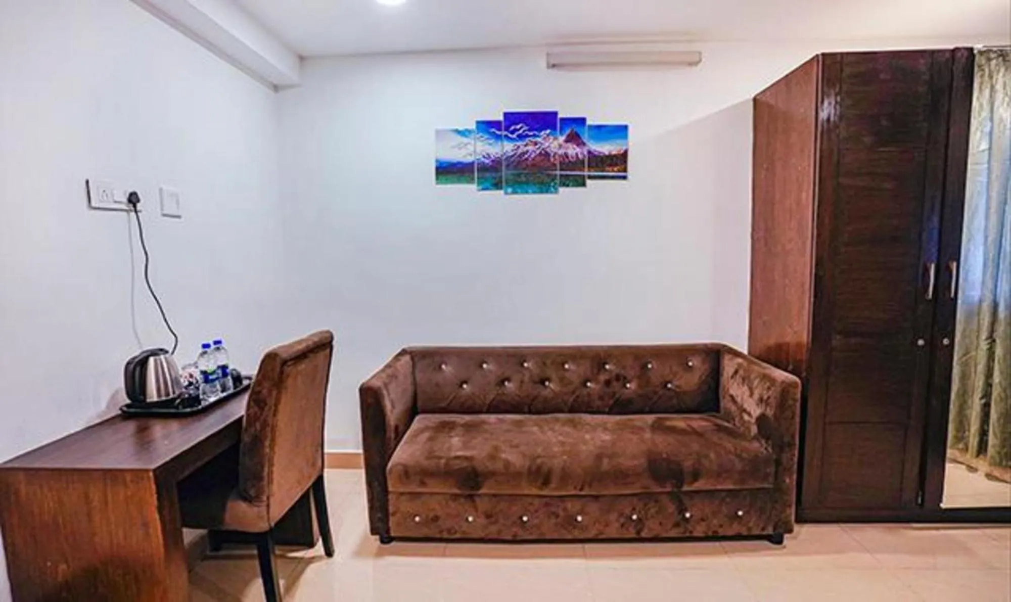 Seating area in FabHotel Earth - Nr Guindy Industrial Estate
