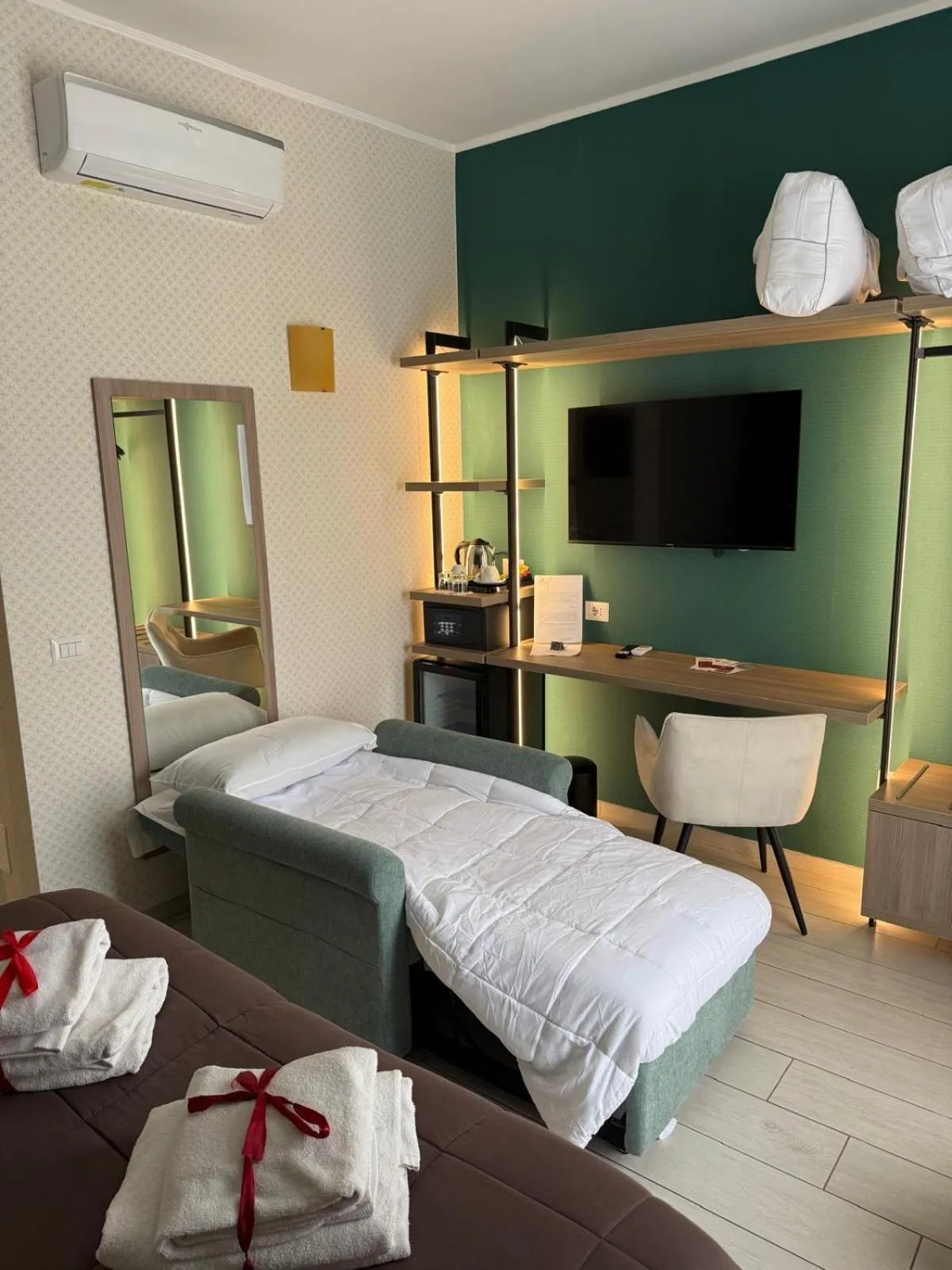 Bed in Castrichella Boutique Hotel Rome Airport