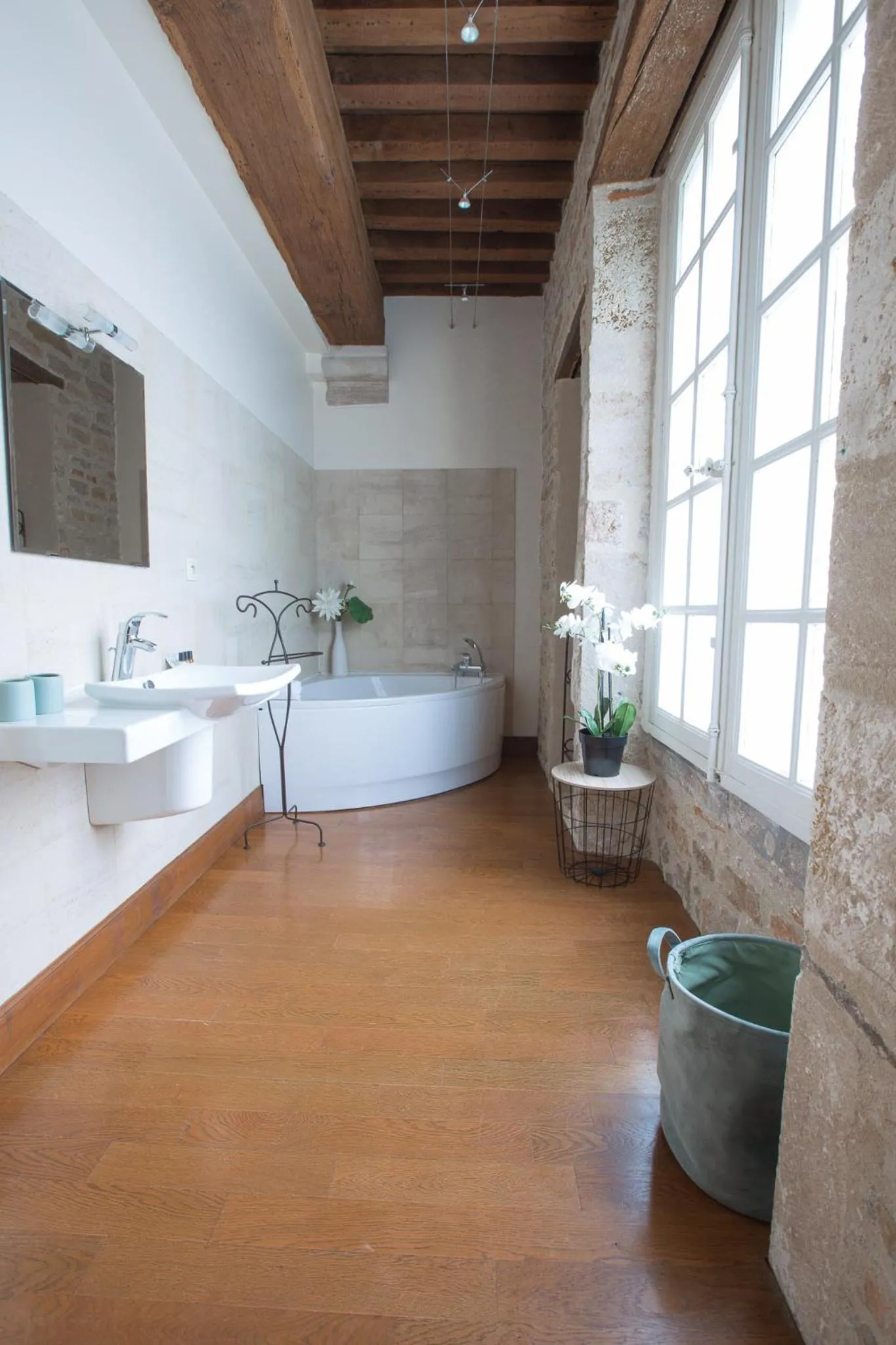 Bathroom in La Tonnellerie