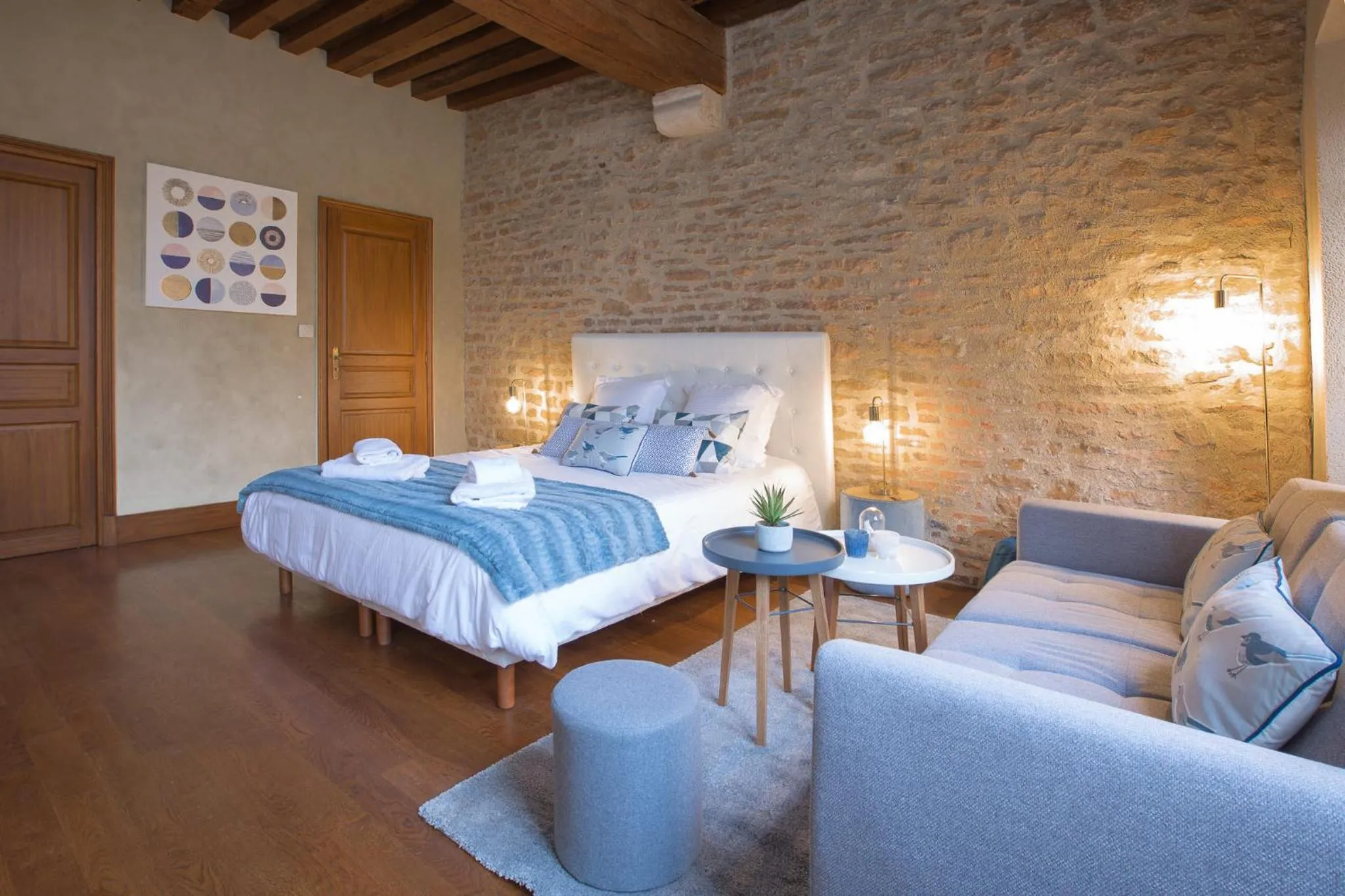 Photo of the whole room, Bed in La Tonnellerie