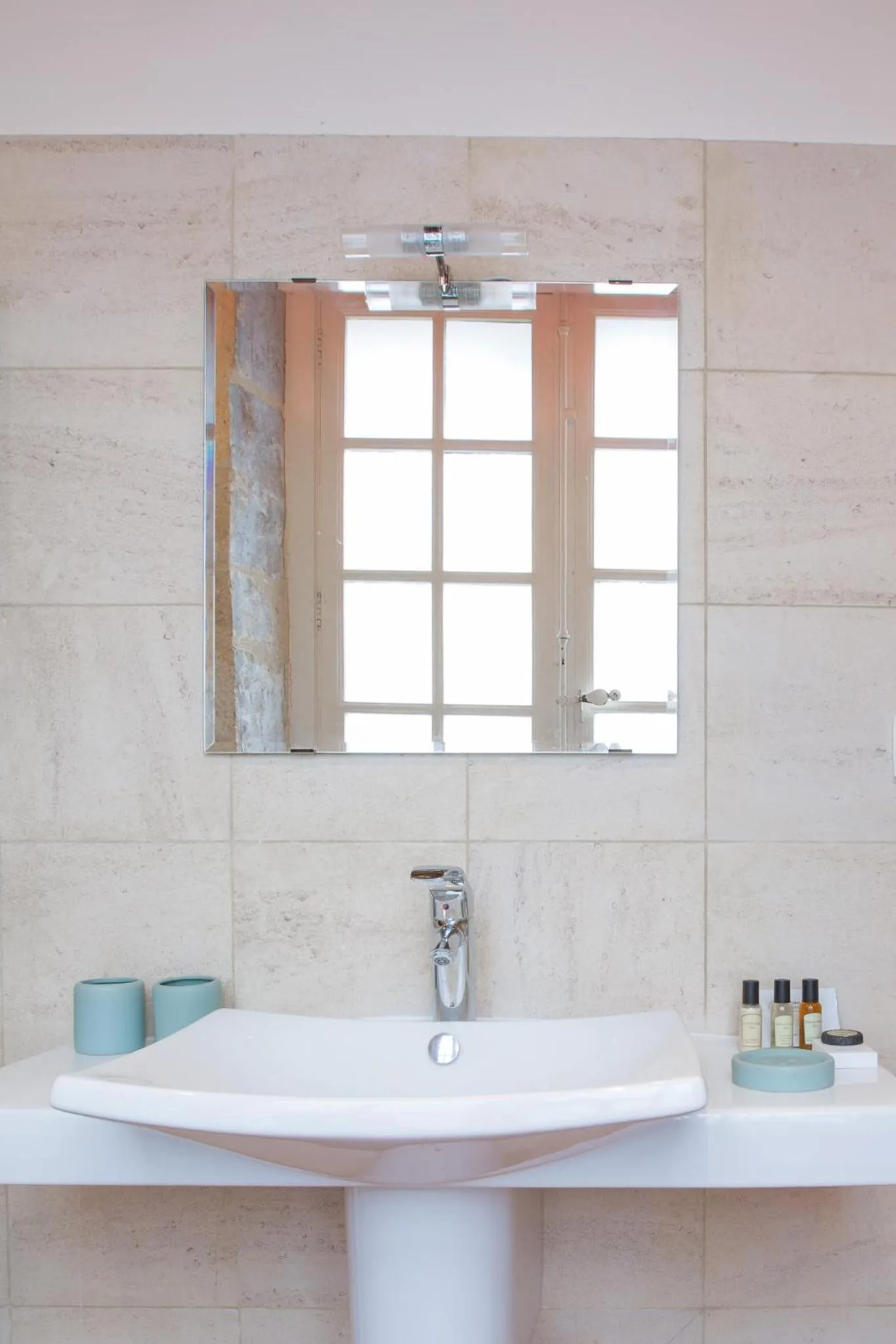 Bathroom in La Tonnellerie