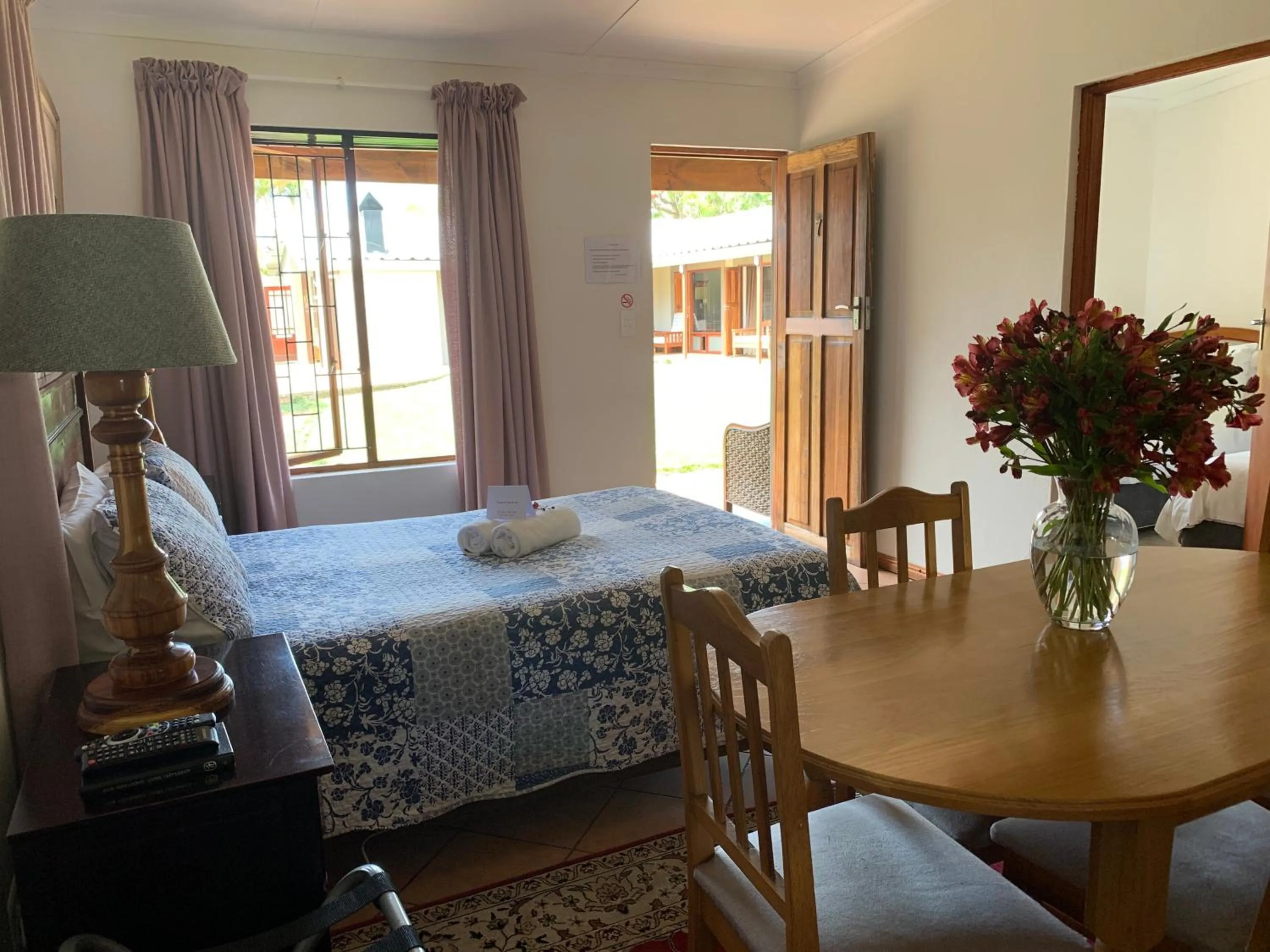 Photo of the whole room, Bed in Mountain Dew Guest House