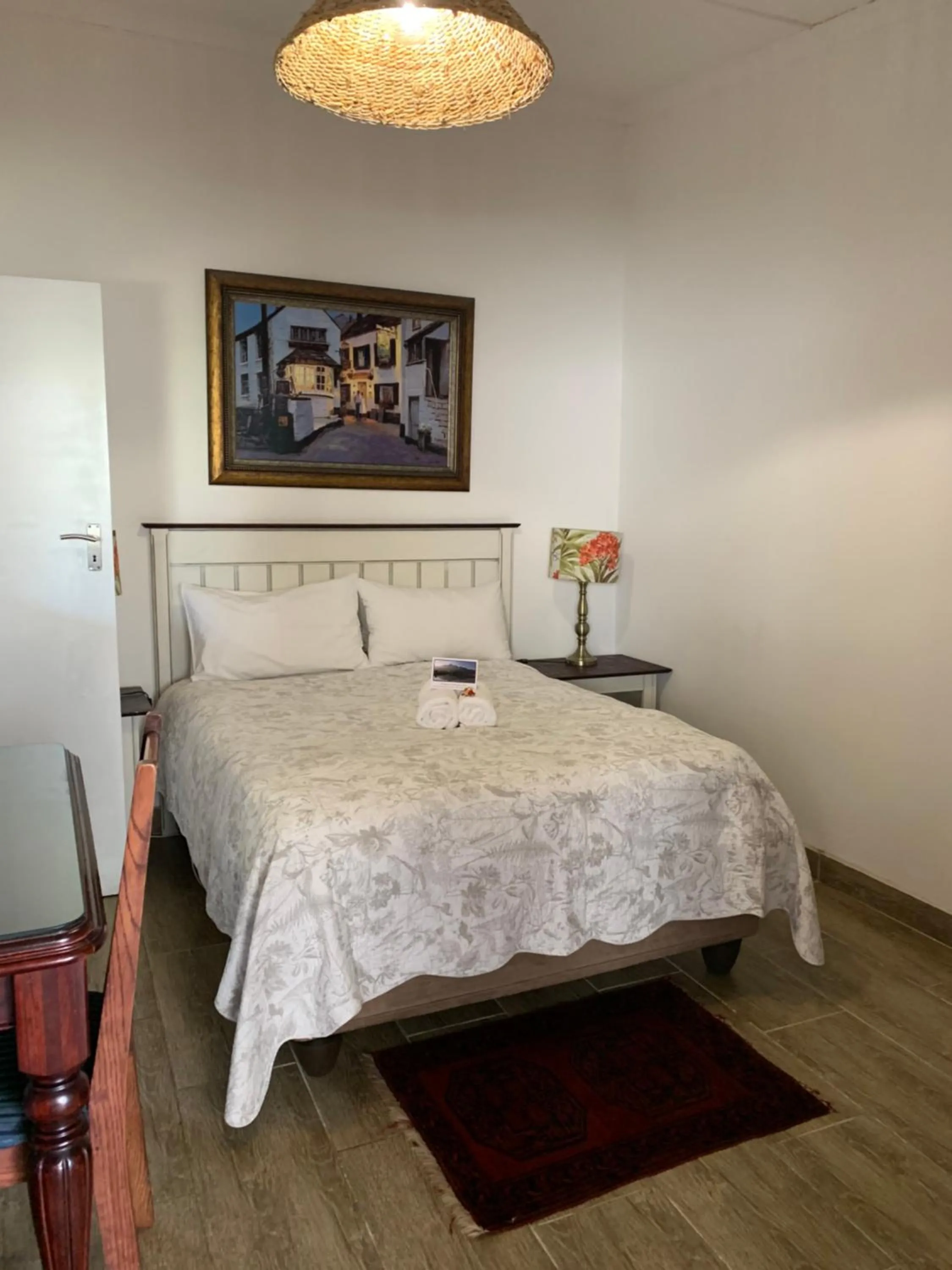 Photo of the whole room, Bed in Mountain Dew Guest House