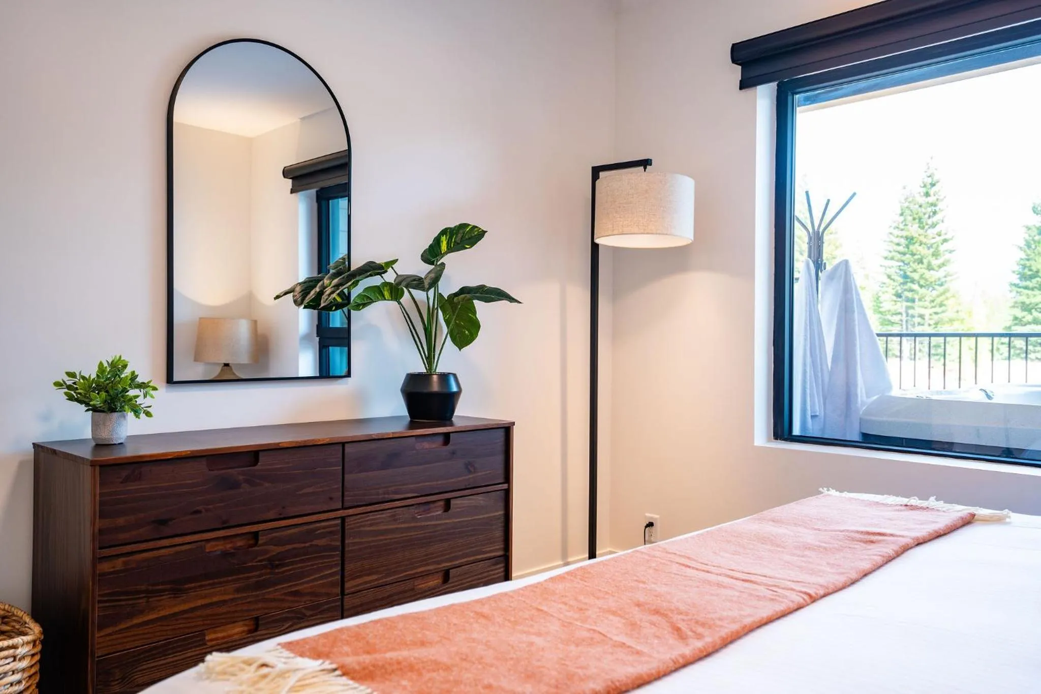 Huckin' Harry's by Revelstoke Vacations