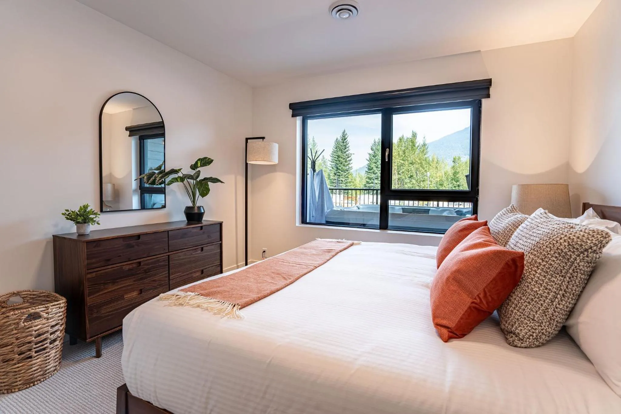 Huckin' Harry's by Revelstoke Vacations