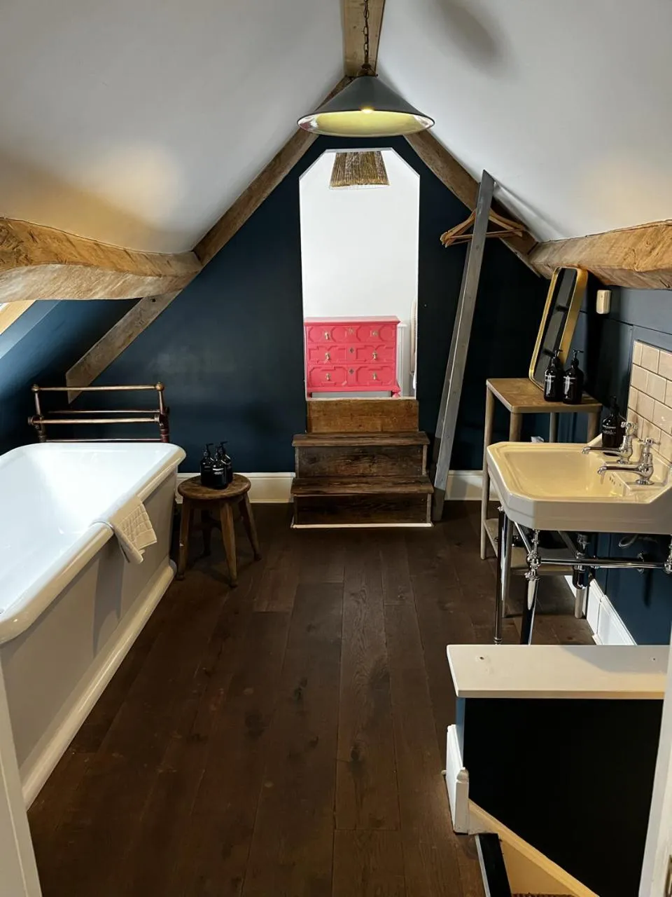 Bedroom, Bed in The Swan Inn