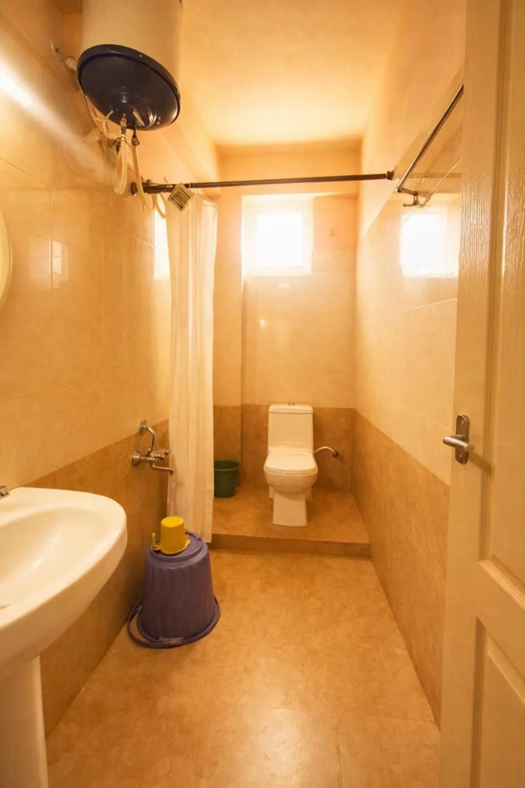 Bathroom in Hotel Golden Suites
