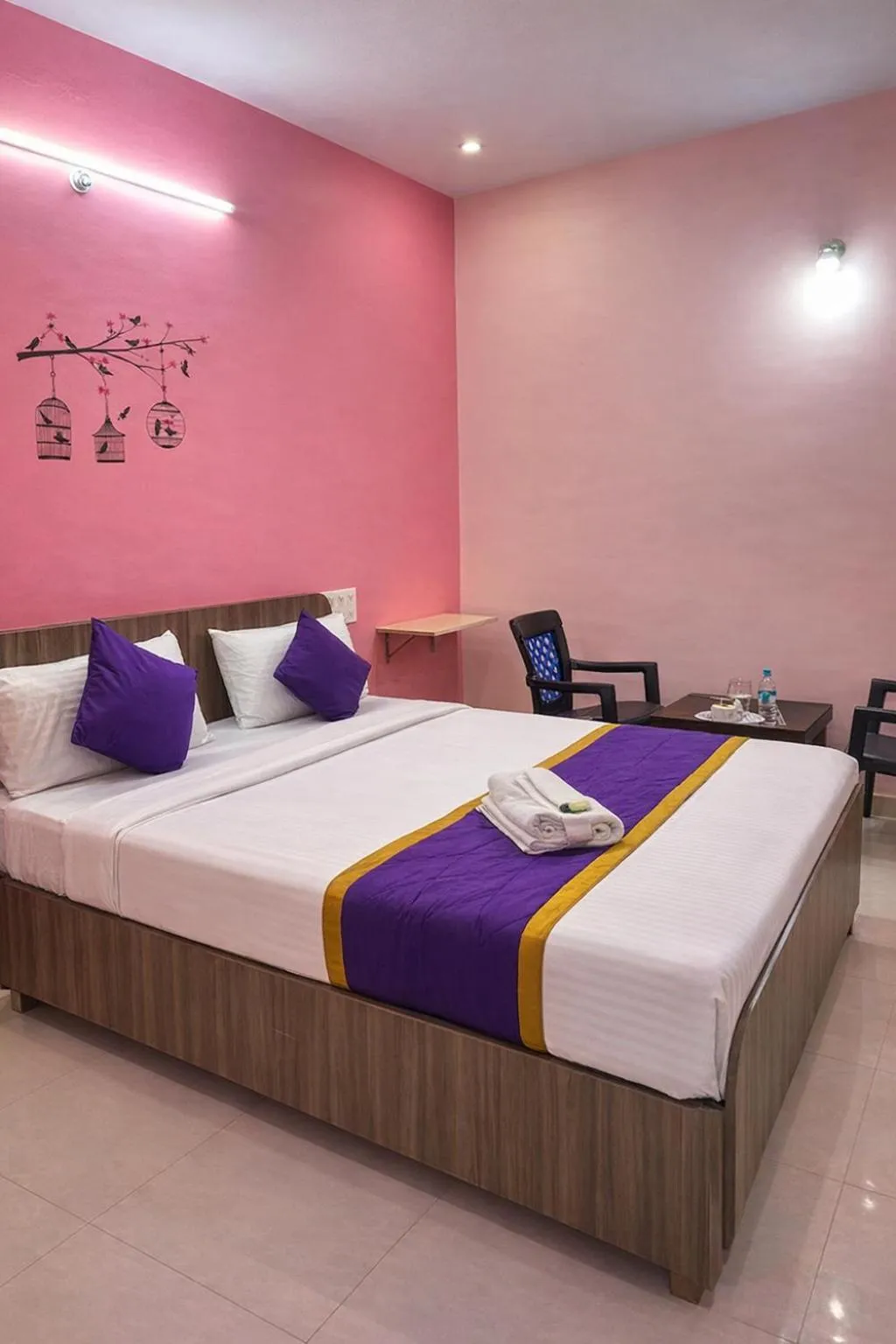 Bedroom, Bed in Hotel Golden Suites