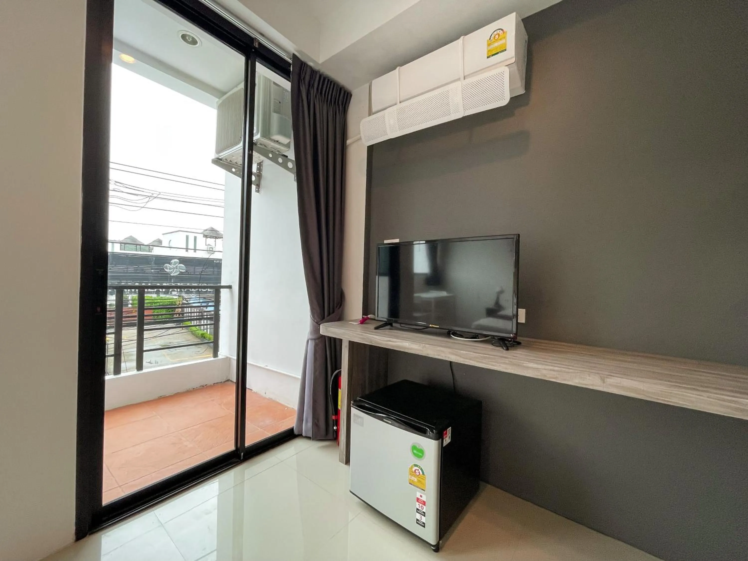 hair dresser in Kefir Phuket