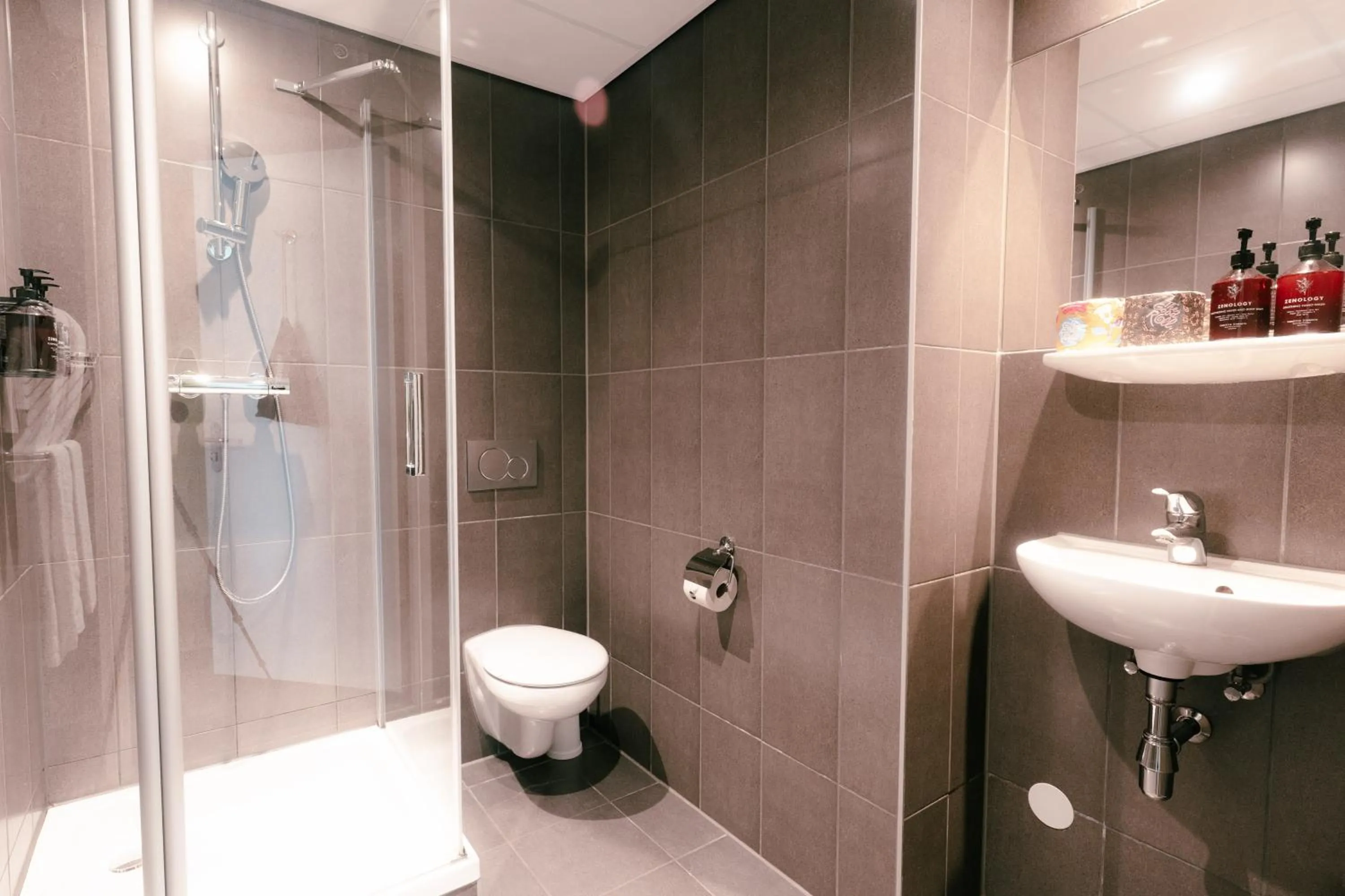 Deluxe Queen Room in The Social Hub The Hague