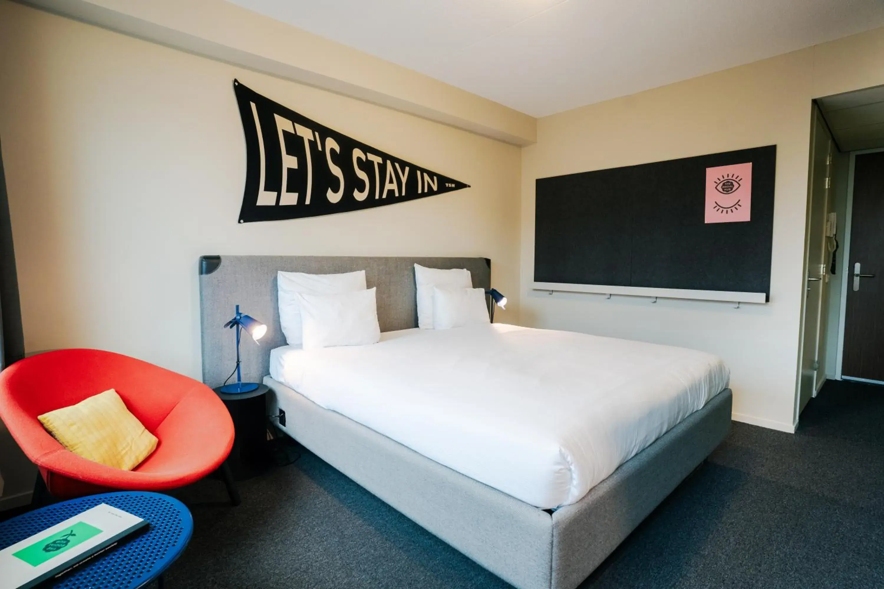 Executive Queen Room in The Social Hub The Hague Executive Queen Room in The Social Hub The Hague