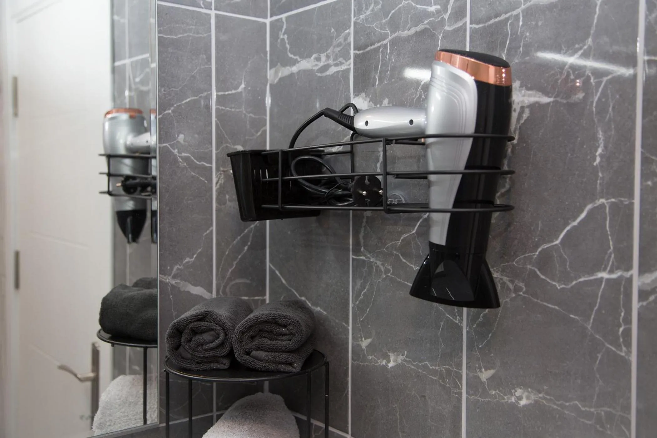 Shower in ArtLife apartments (FAUNA)