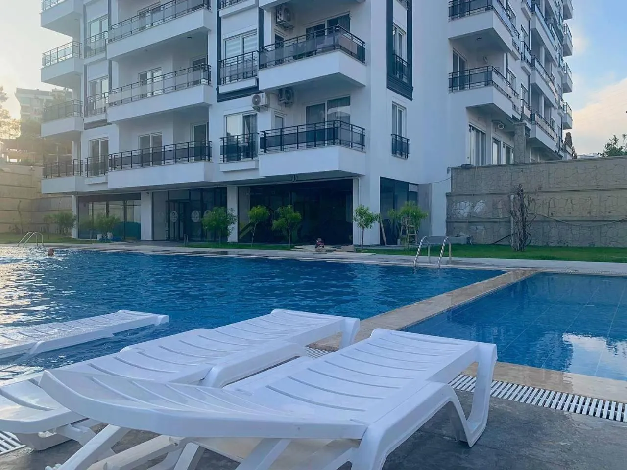 Swimming pool in ArtLife apartments (FAUNA)