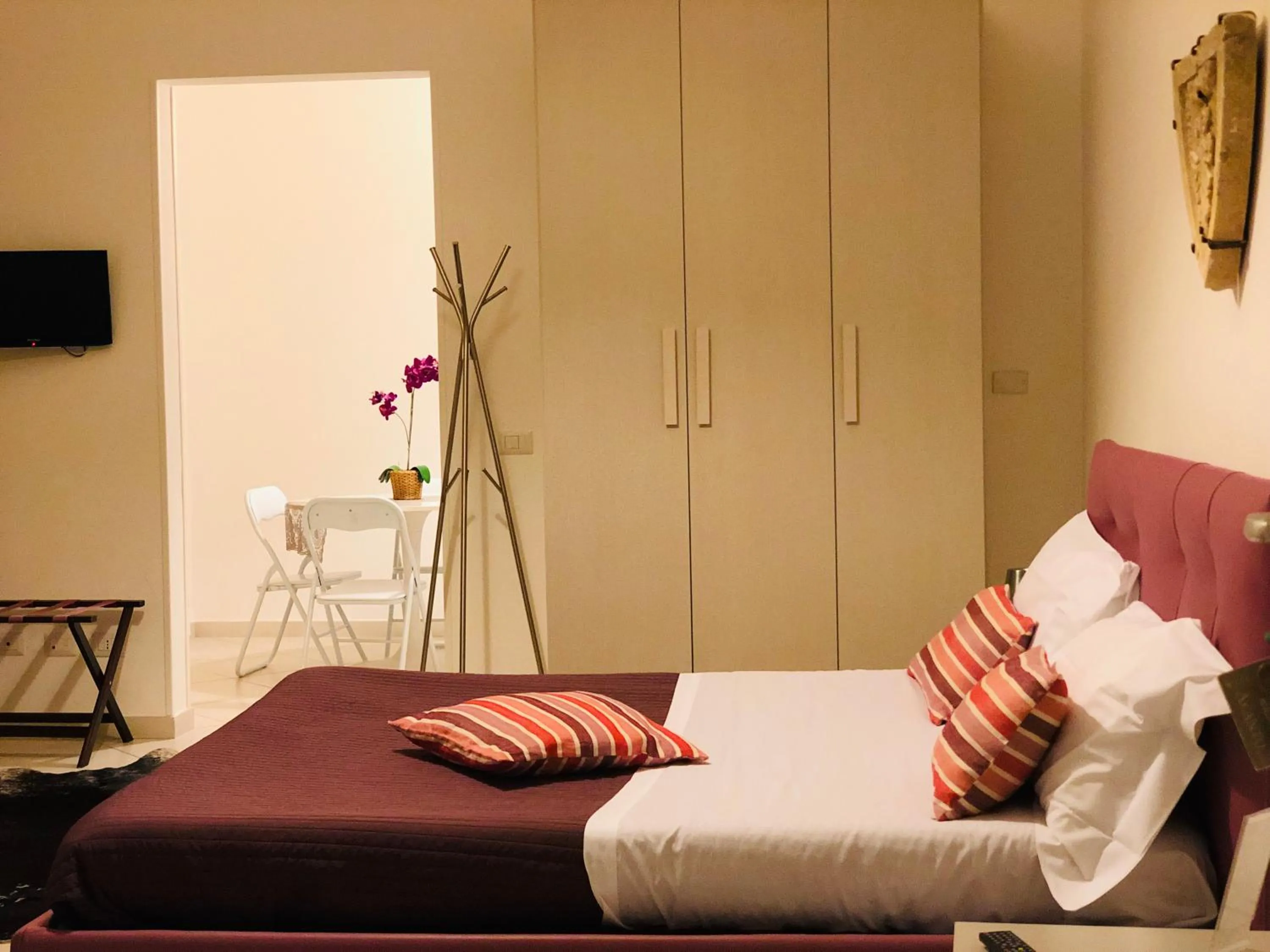 Photo of the whole room, Bed in I Santi Coronati