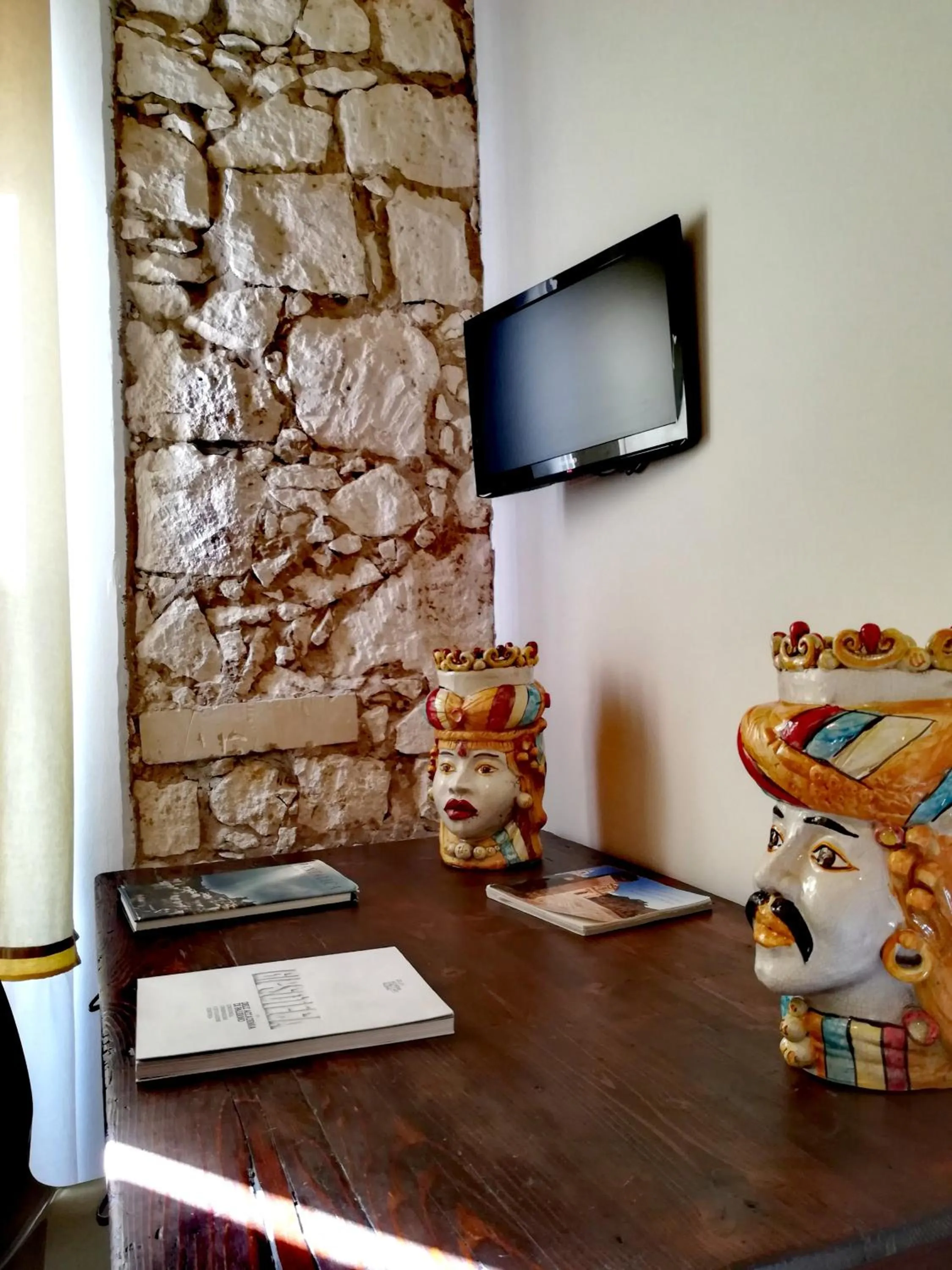 Decorative detail in I Santi Coronati