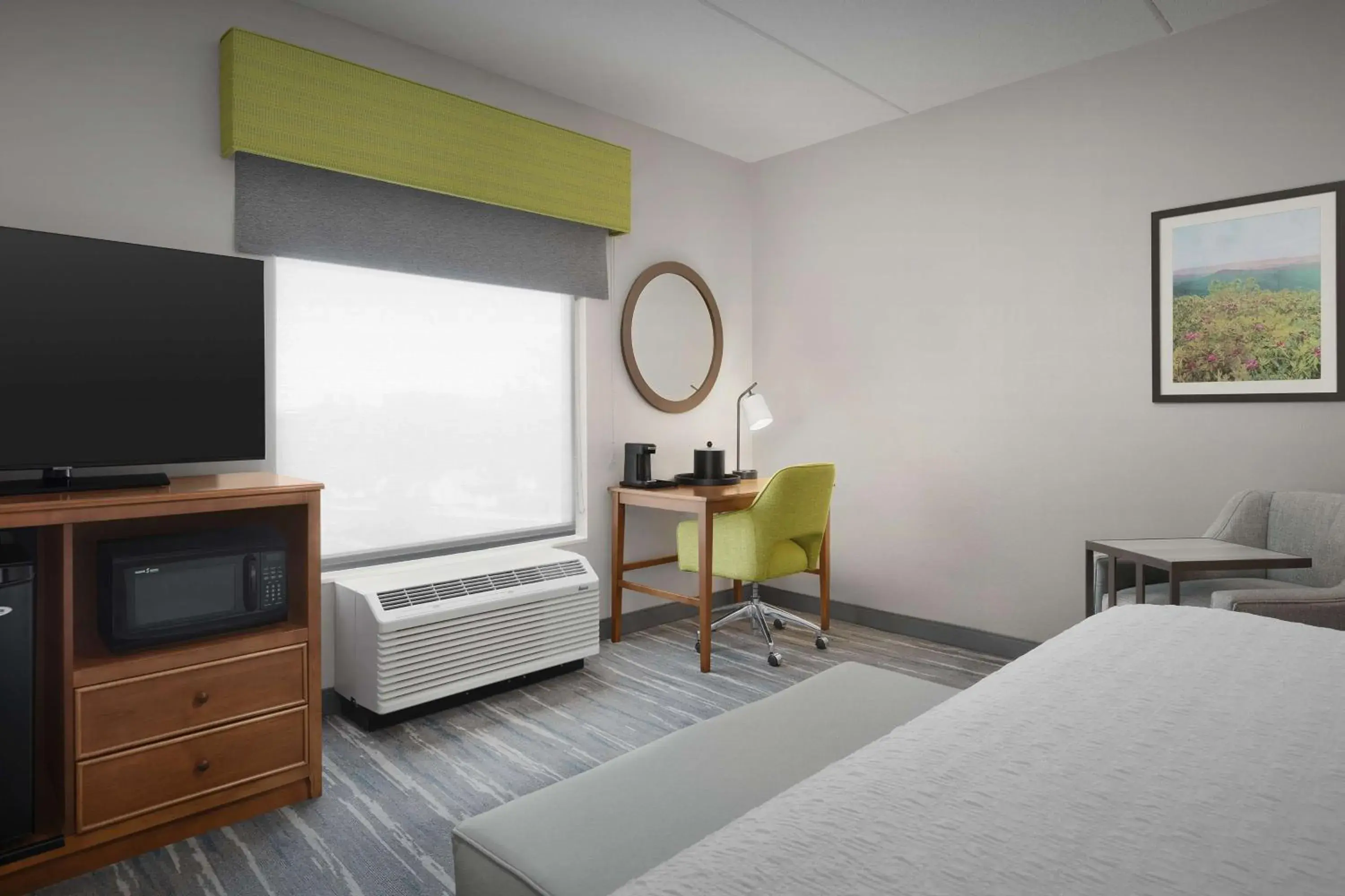 King Room - Non-Smoking in Hampton Inn and Suites Lynchburg King Room - Non-Smoking in Hampton Inn and Suites Lynchburg