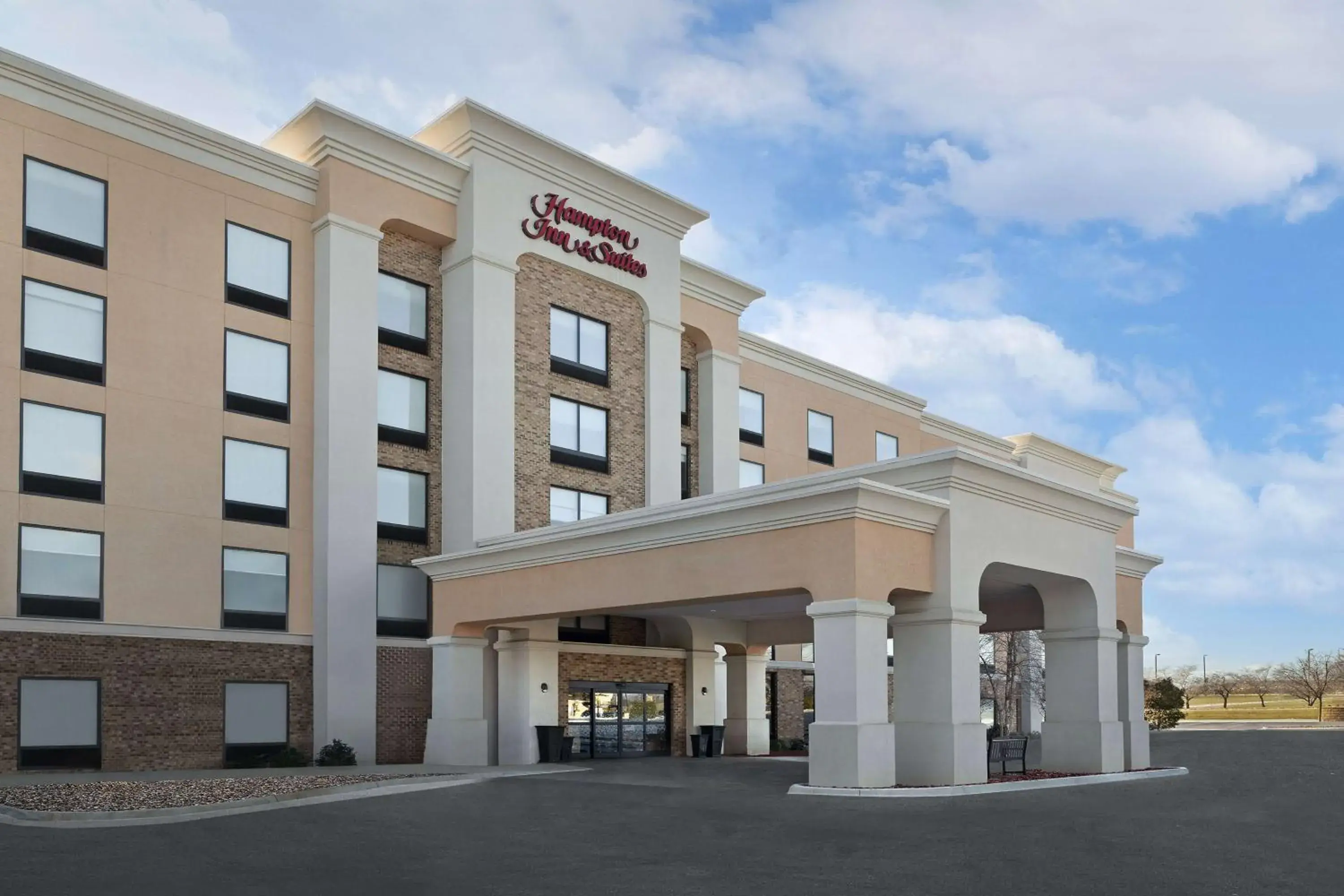 Property building in Hampton Inn and Suites Lynchburg Property building in Hampton Inn and Suites Lynchburg