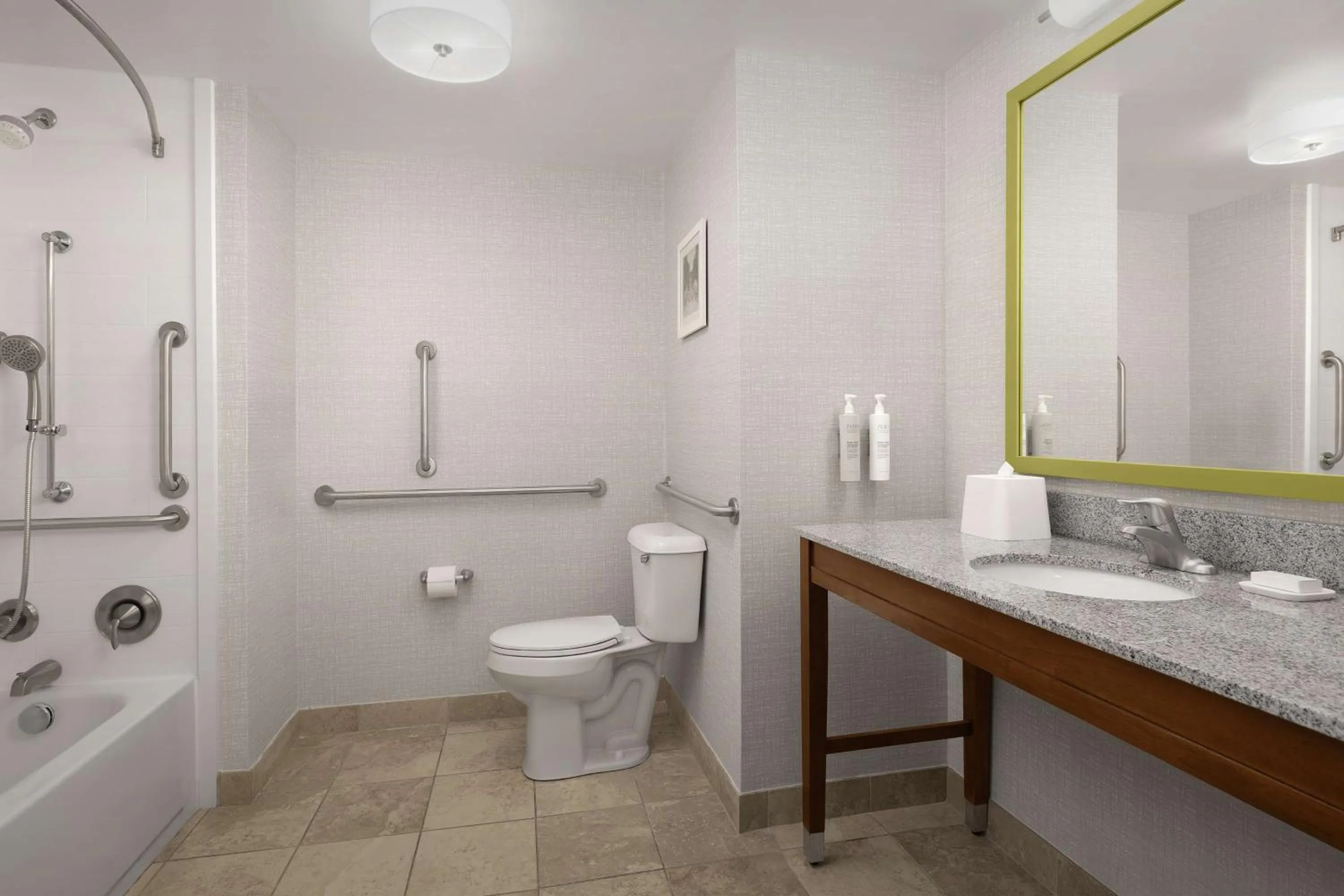 Bathroom in Hampton Inn and Suites Lynchburg