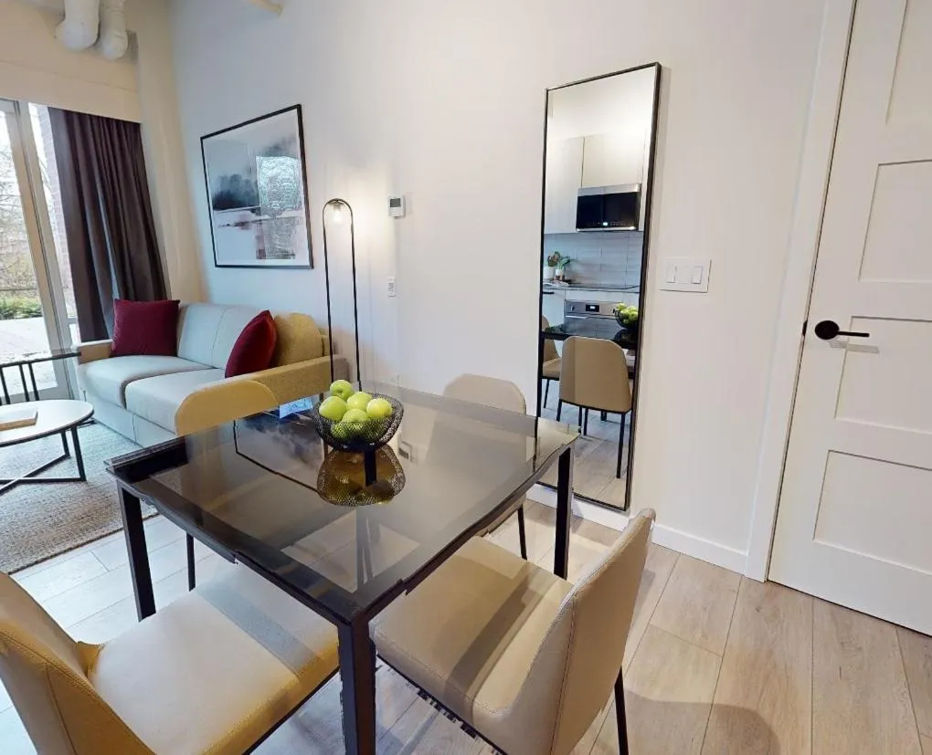 Dining area in Steveston Waterfront Hotel