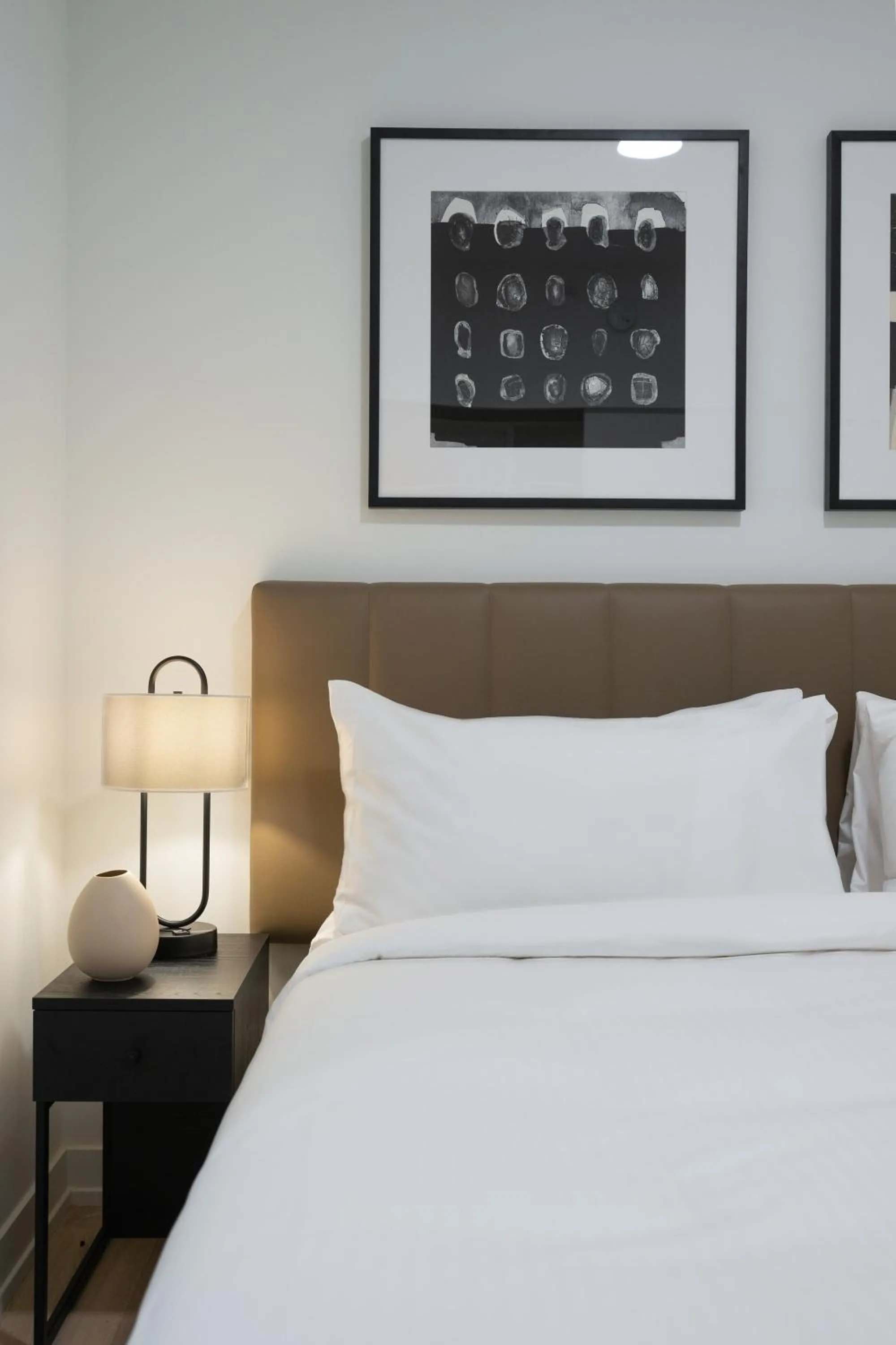 Bedroom, Bed in Steveston Waterfront Hotel