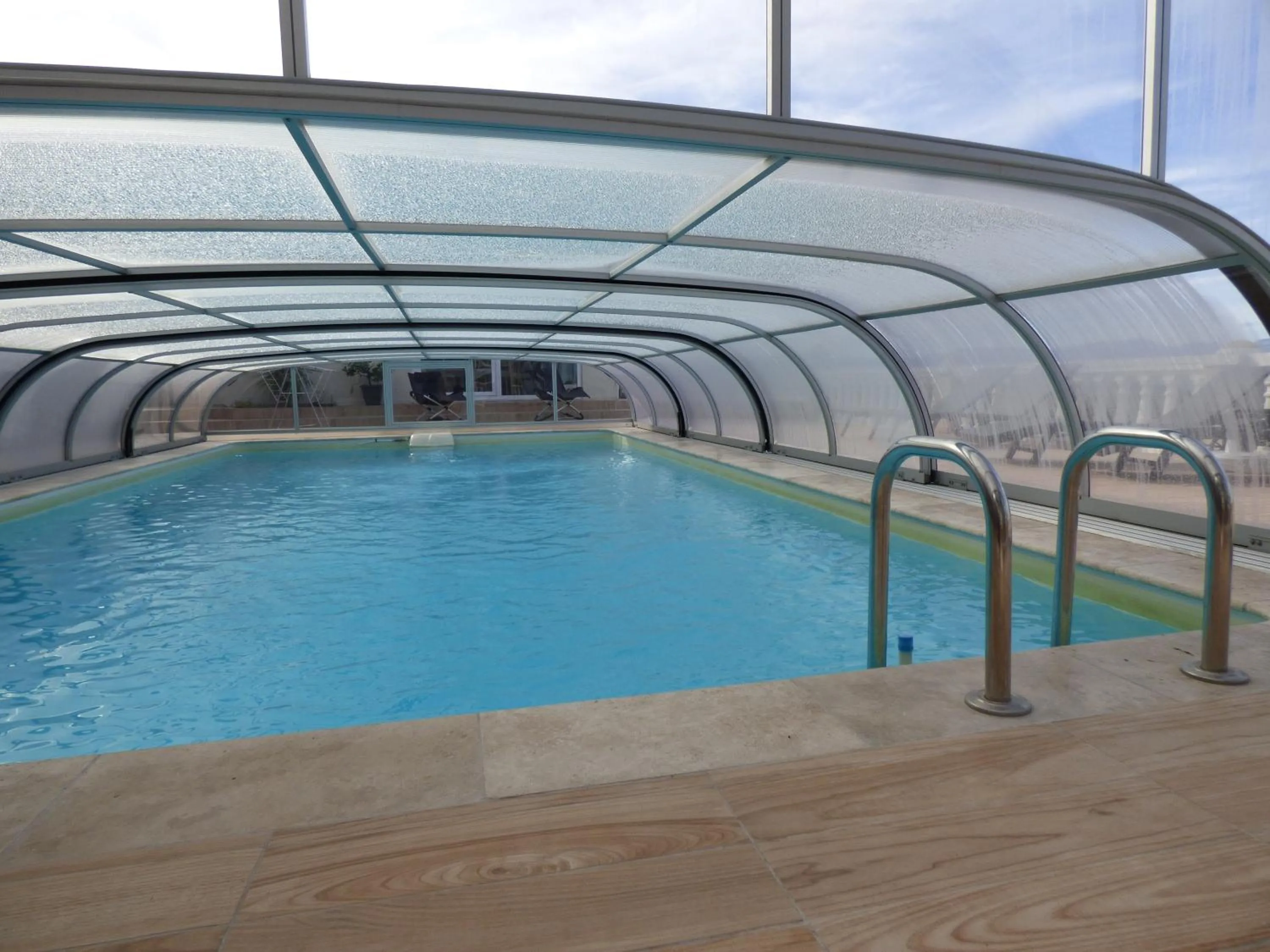 Swimming pool in Chambre d'Hôtes avec kitchenette Vue Mer et montagnes L'Estérel Panoramique