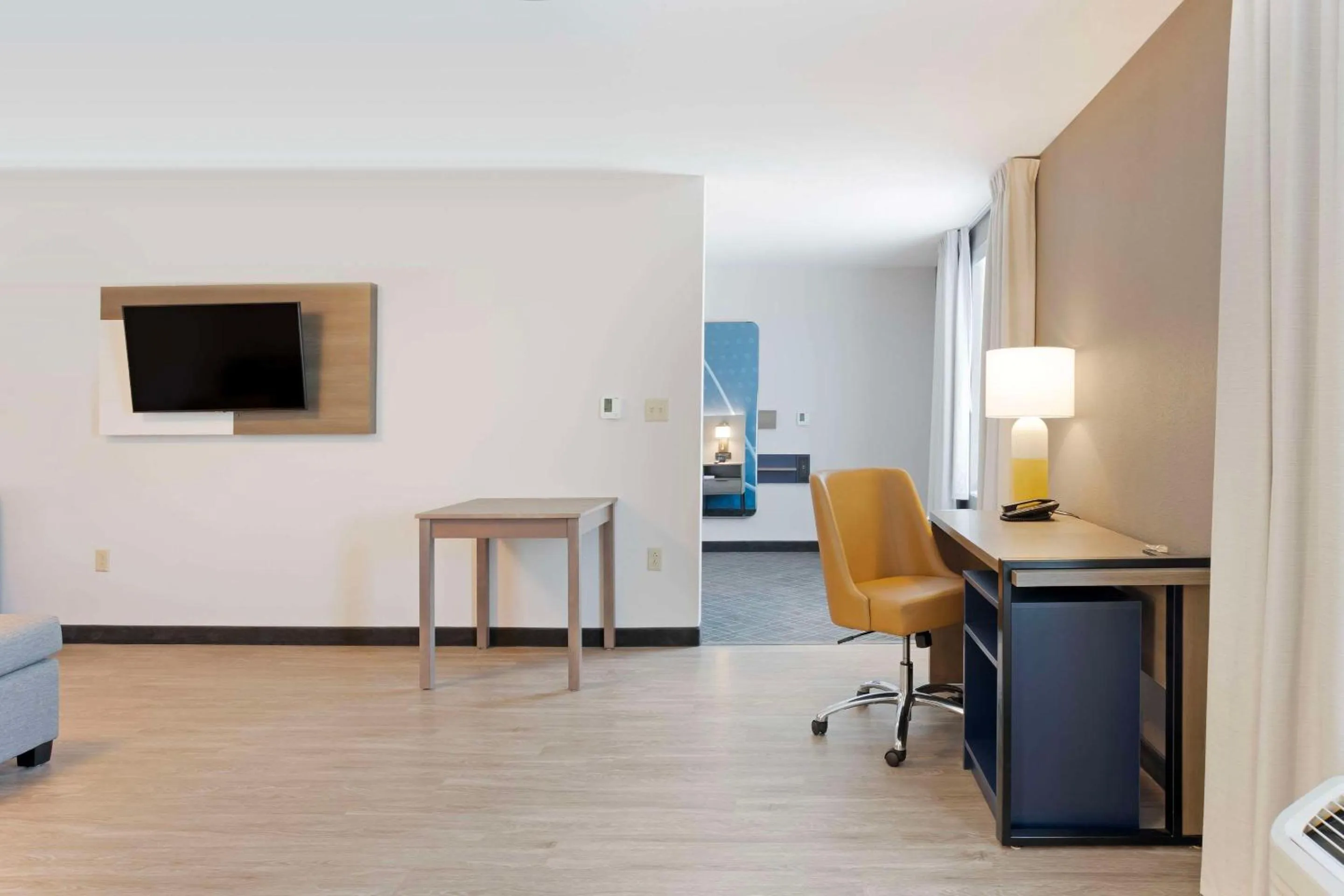 Seating area in Comfort Inn & Suites Mountain Grove US-60