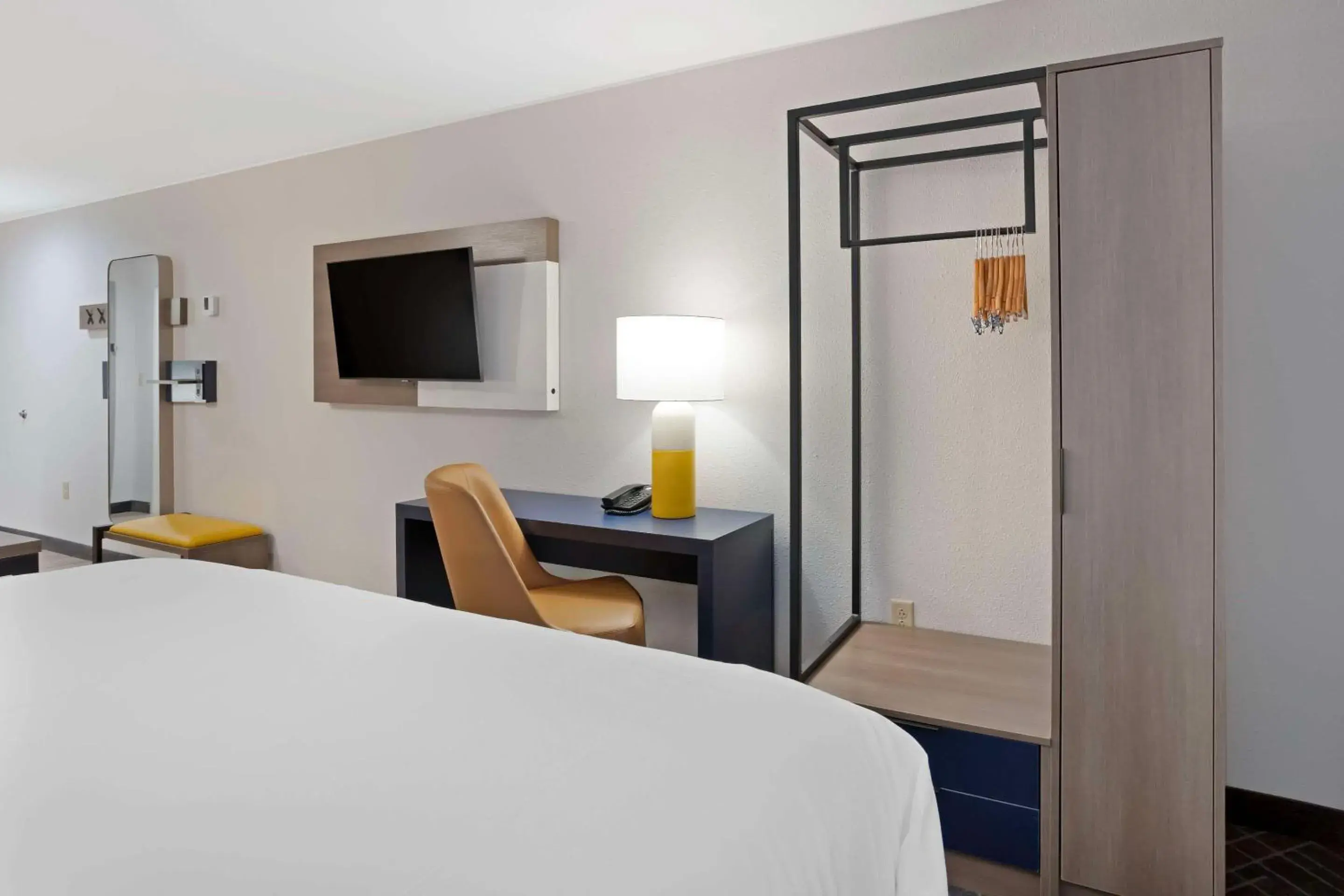 Bedroom, Bed in Comfort Inn & Suites US-60 Bedroom, Bed in Comfort Inn & Suites US-60