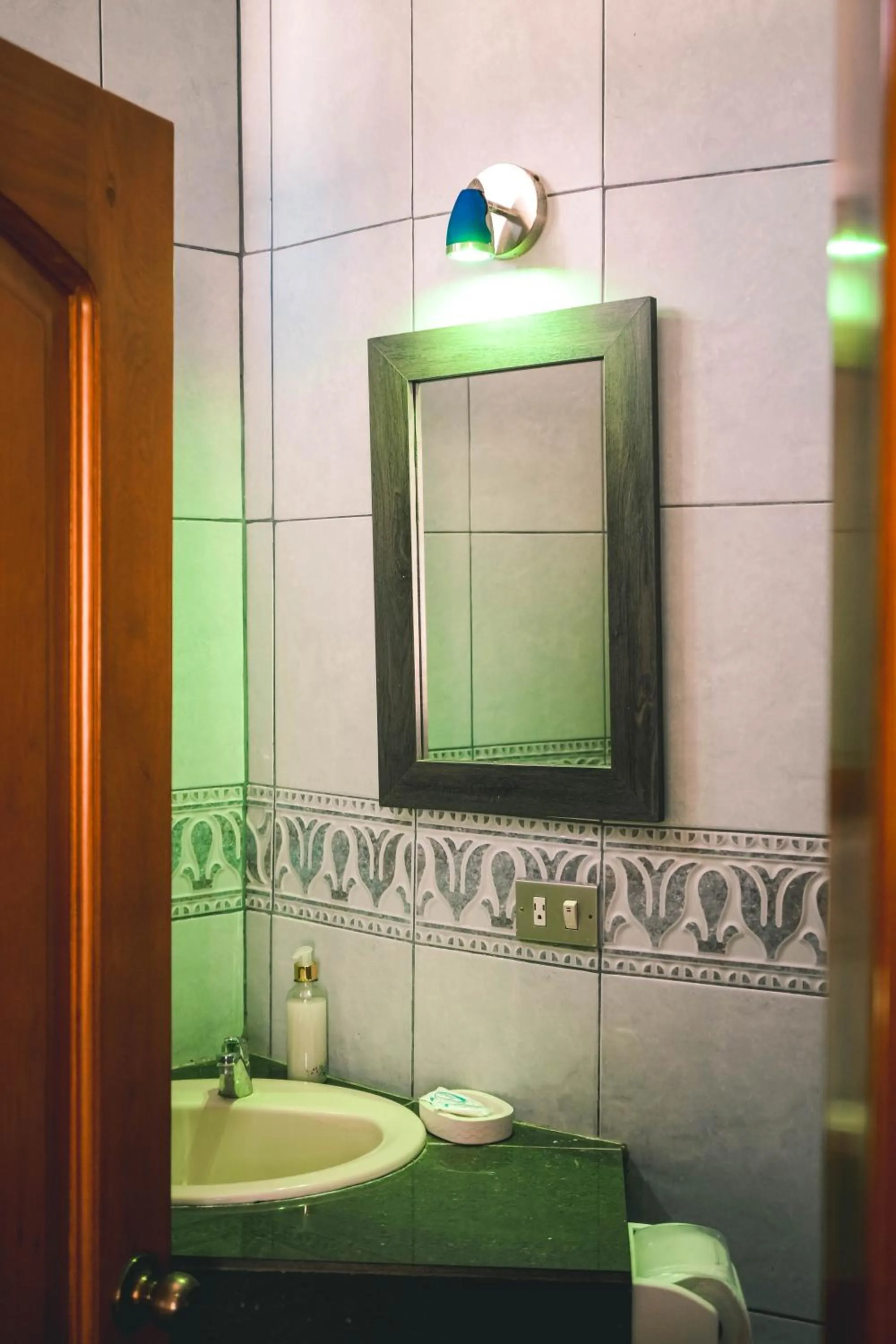 Toilet in HOTEL MANTA BEACH MADRIGAL