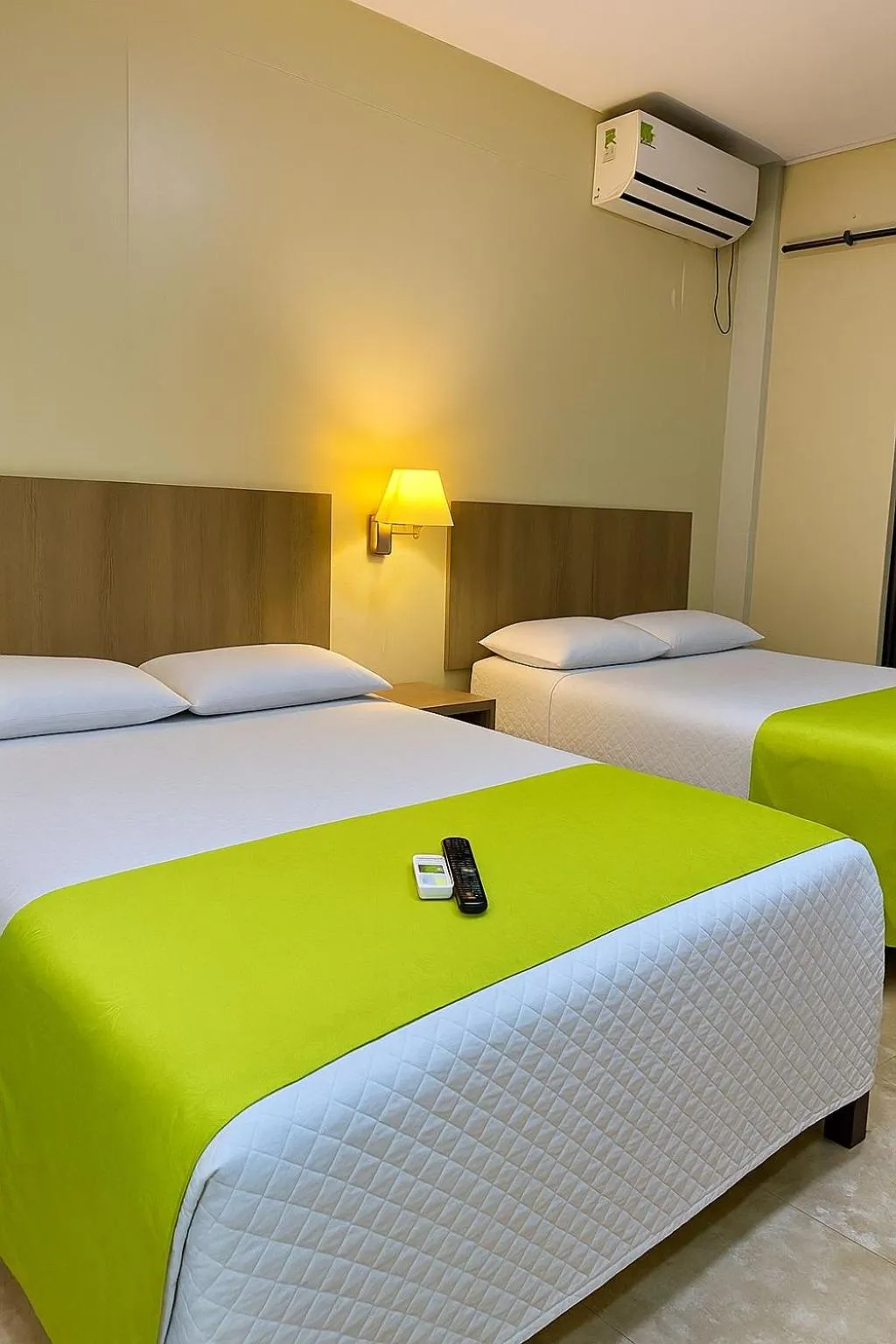 Bedroom, Bed in HOTEL MANTA BEACH MADRIGAL