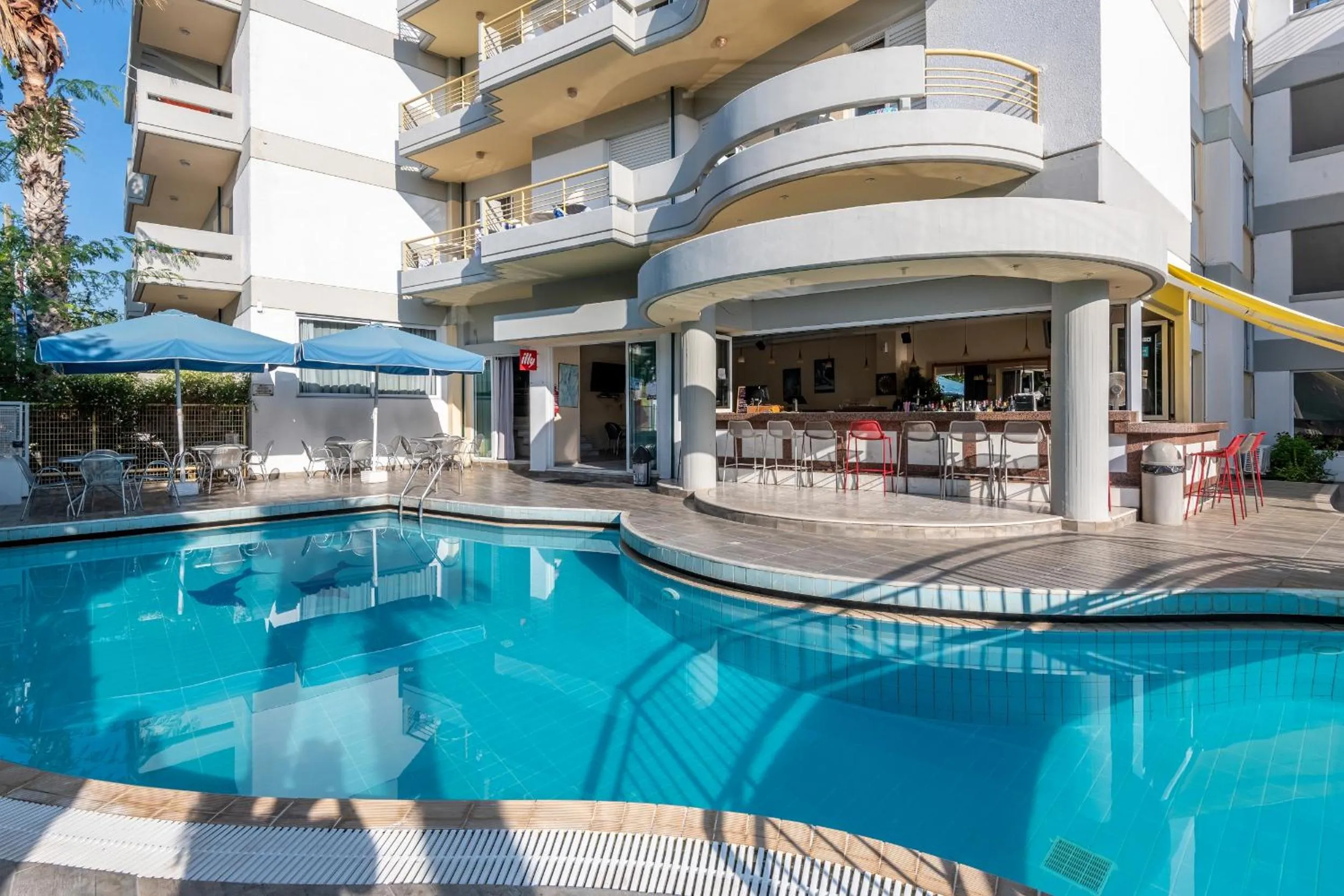 Swimming pool in Angela