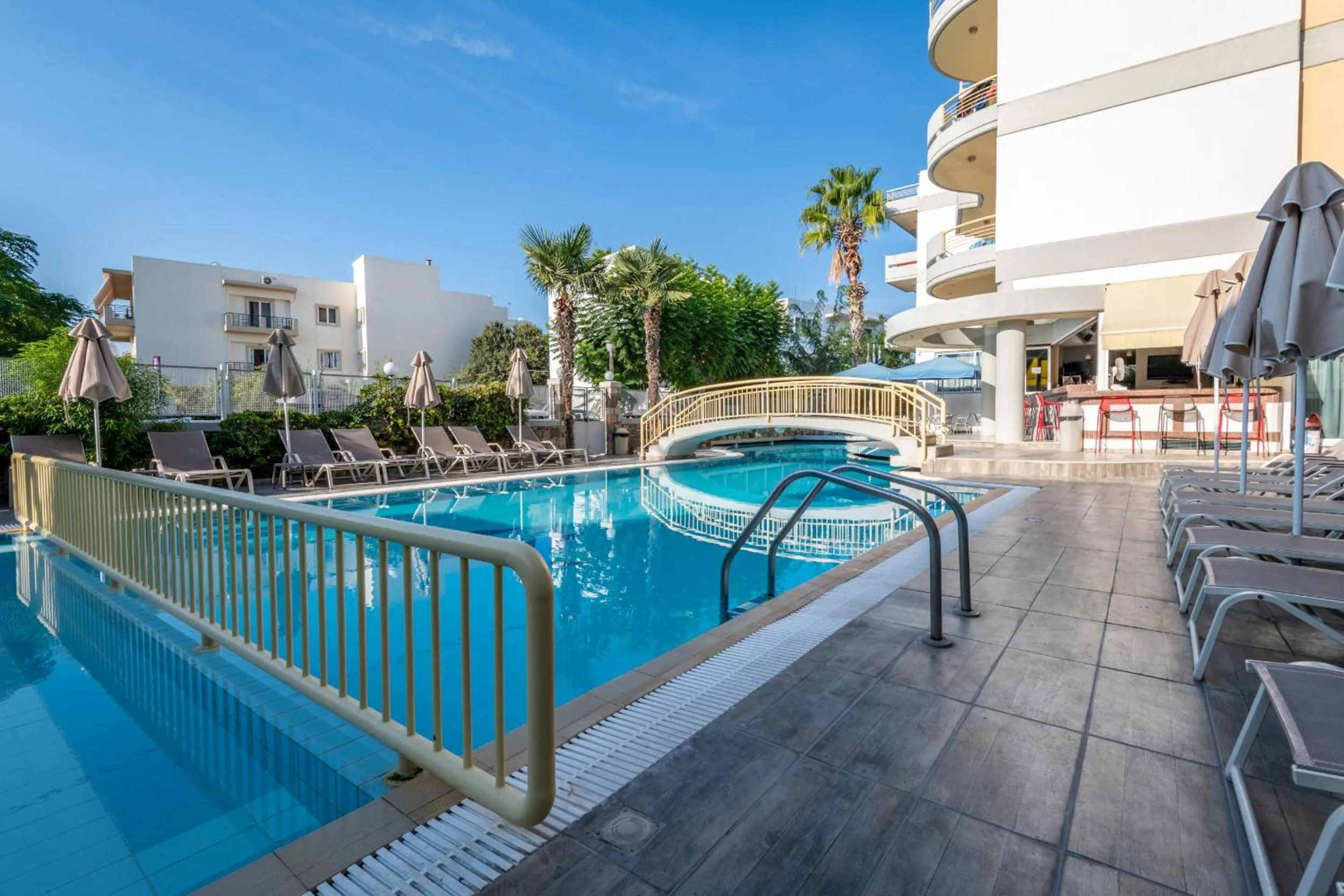 Swimming pool in Angela