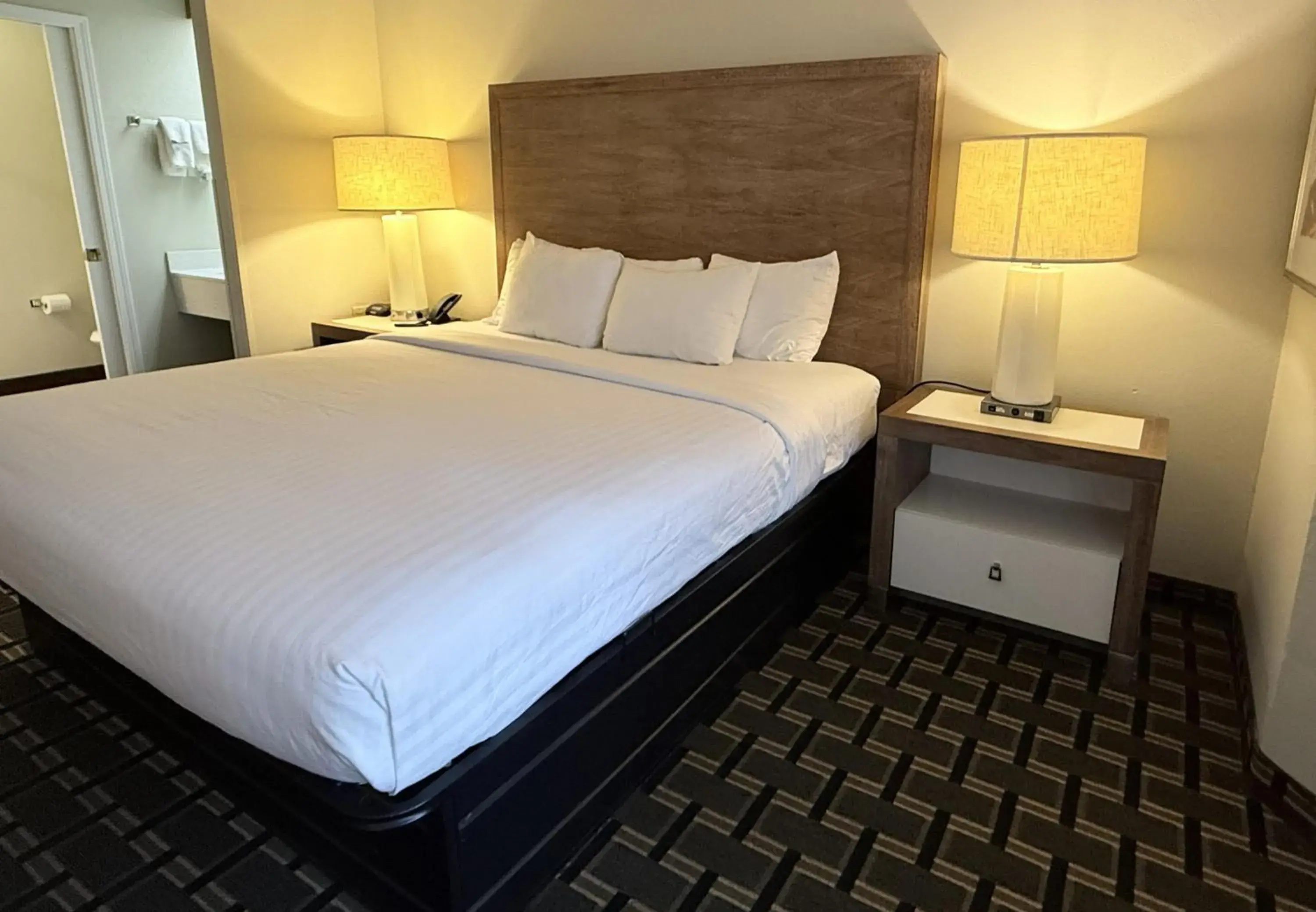 Bedroom, Bed in Edn Hotel Bedroom, Bed in Edn Hotel