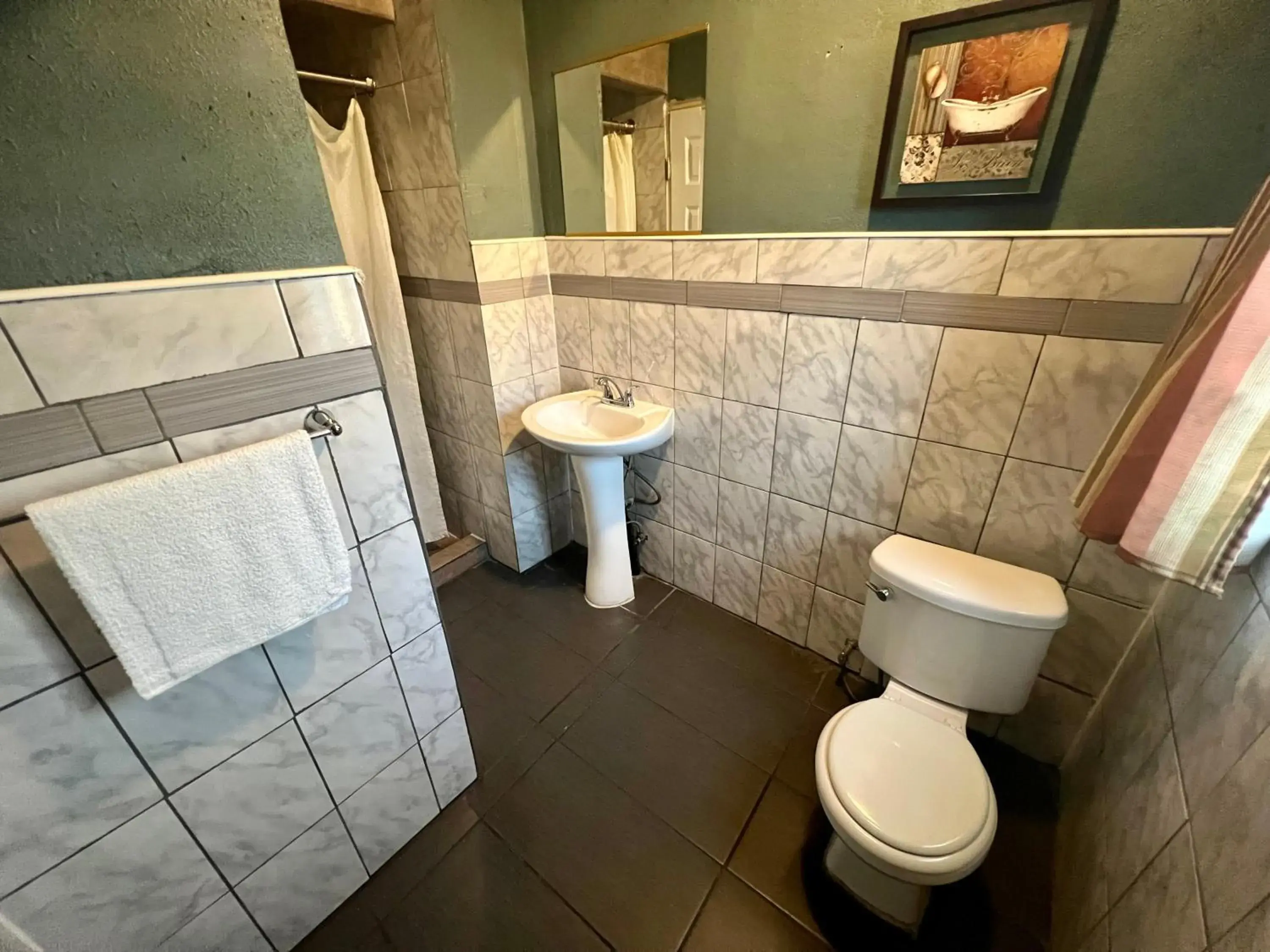 Super Inn motel By Downtown Pomona Super Inn motel By Downtown Pomona