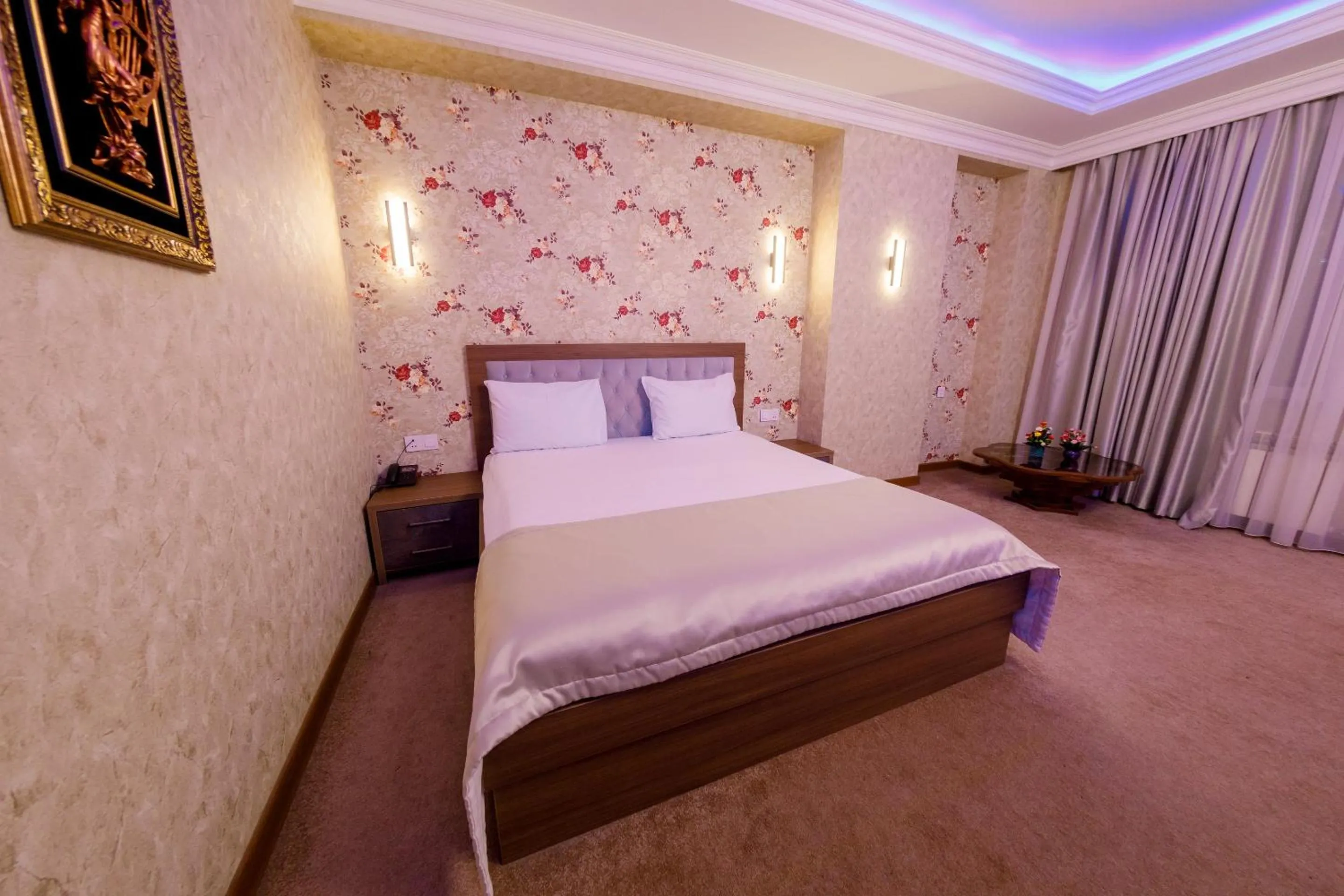 Bed in King Hotel Baku