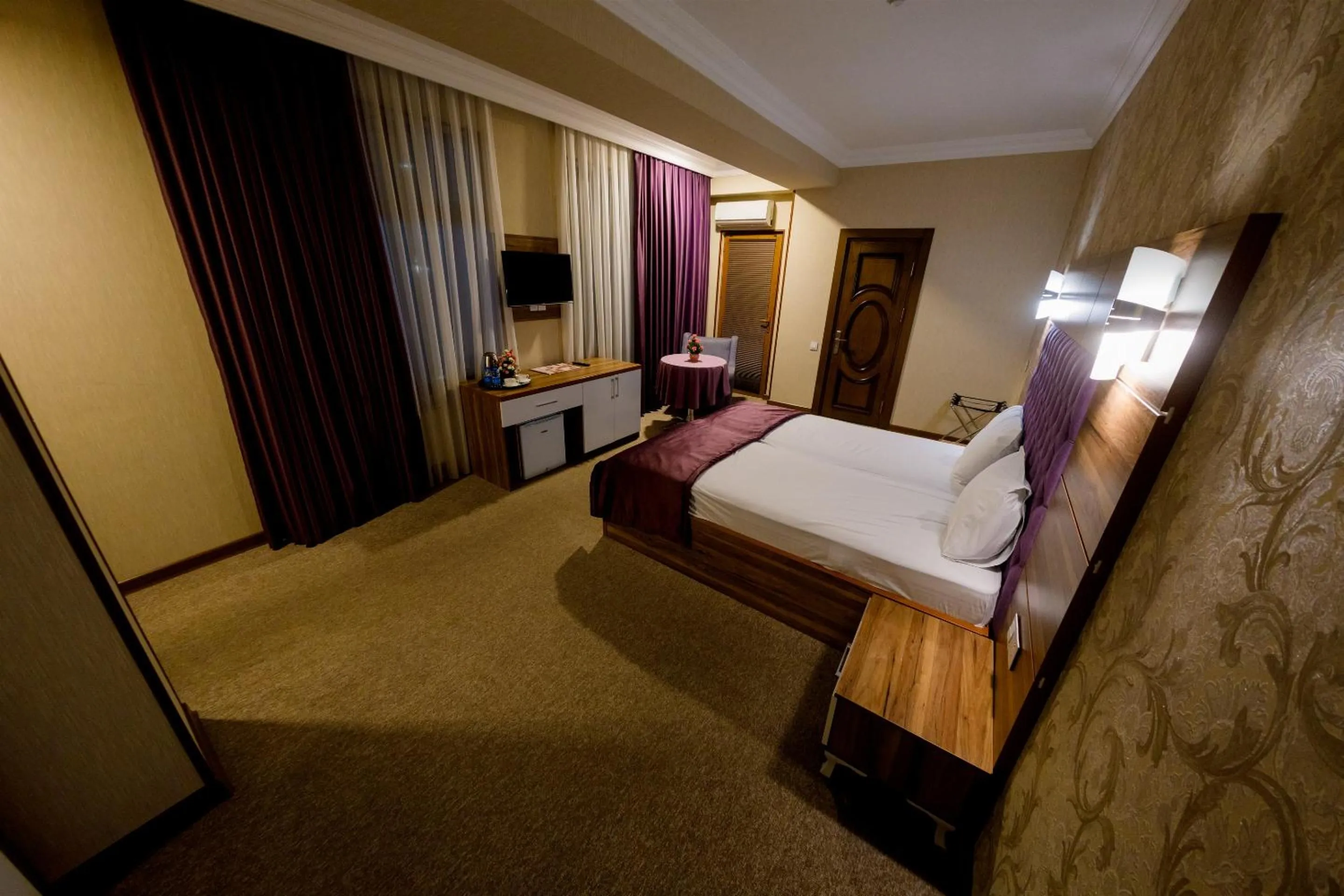 Bed in King Hotel Baku