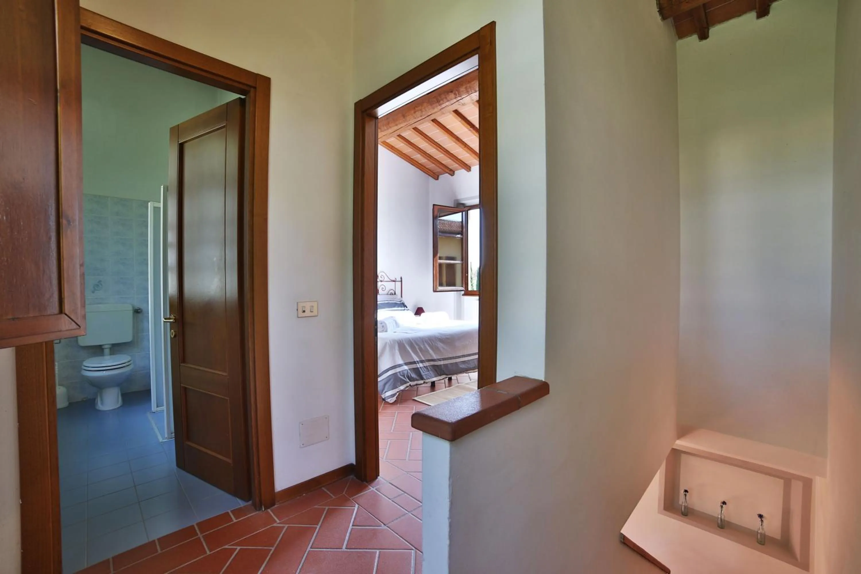 Bathroom in Fattoria Pagnana Suites & Pool