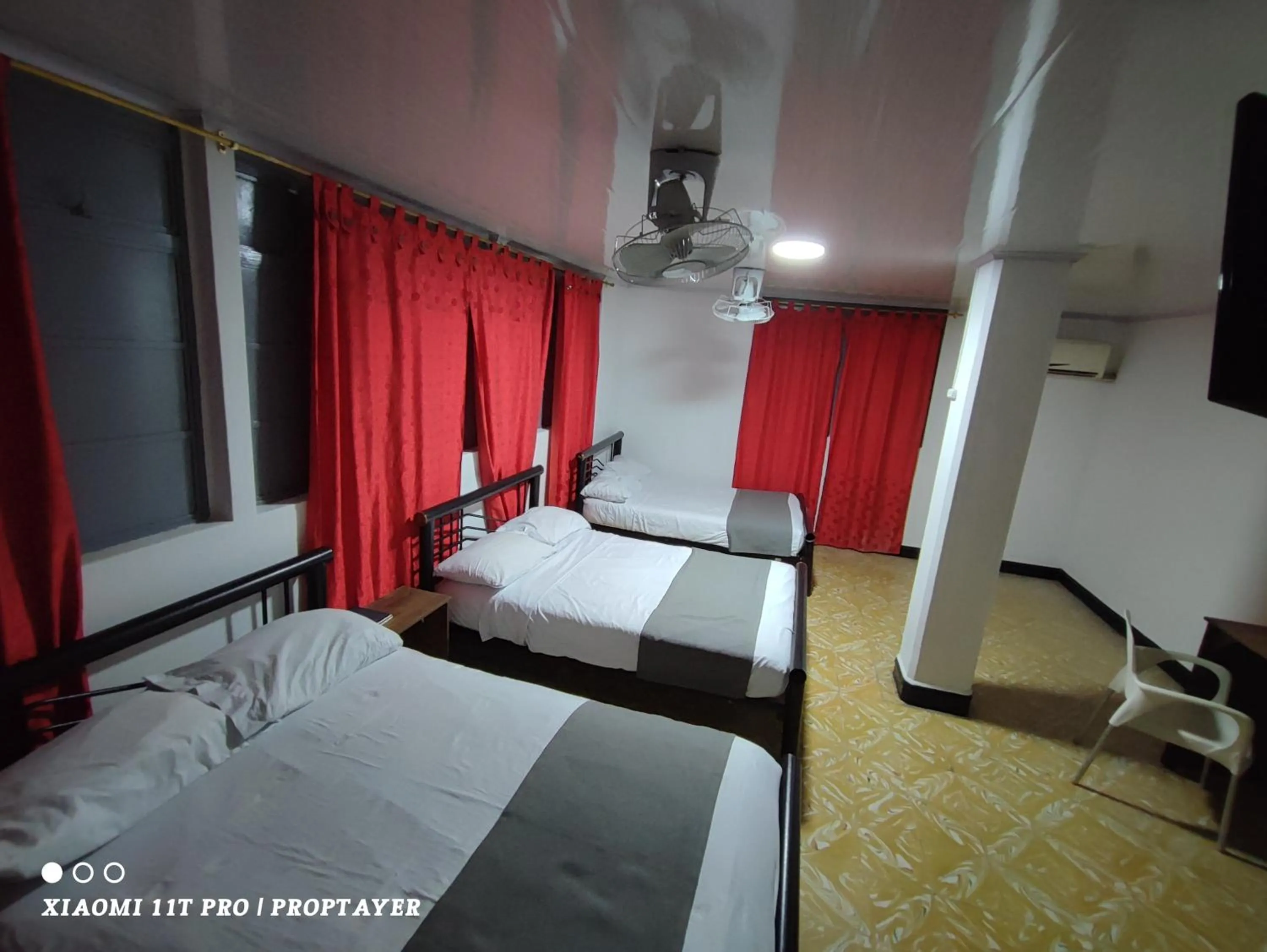 Bed in Hotel Sion Real