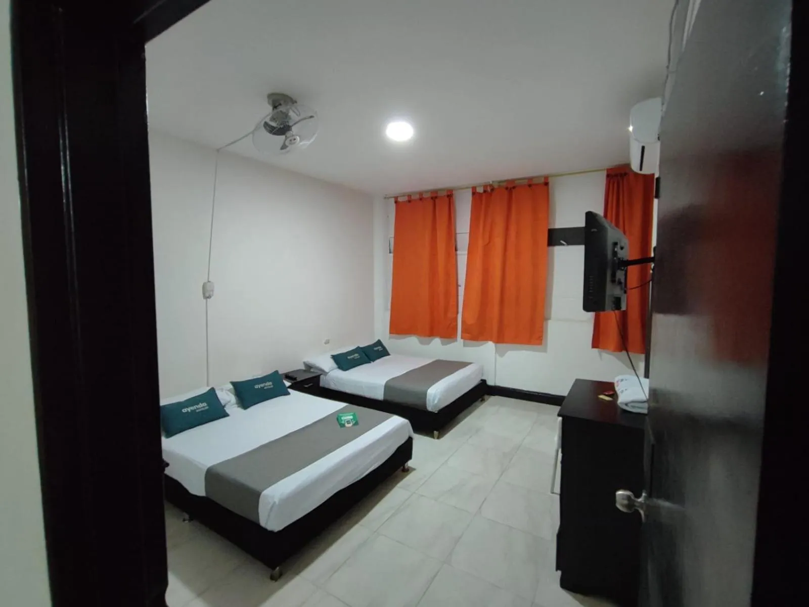 Bed in Hotel Sion Real