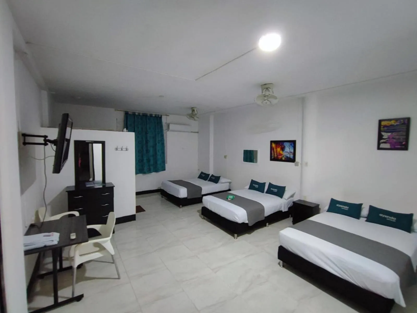 Bed in Hotel Sion Real